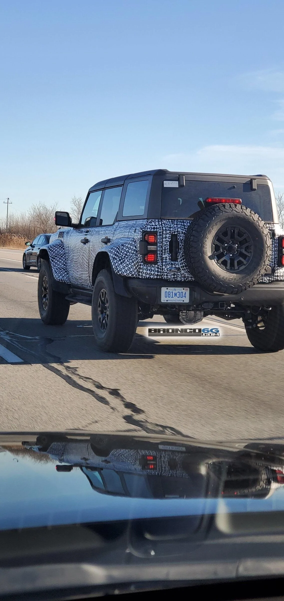 Ford Bronco Bronco Raptor spotted in Detroit with clear look at fender gills 20211217_113546
