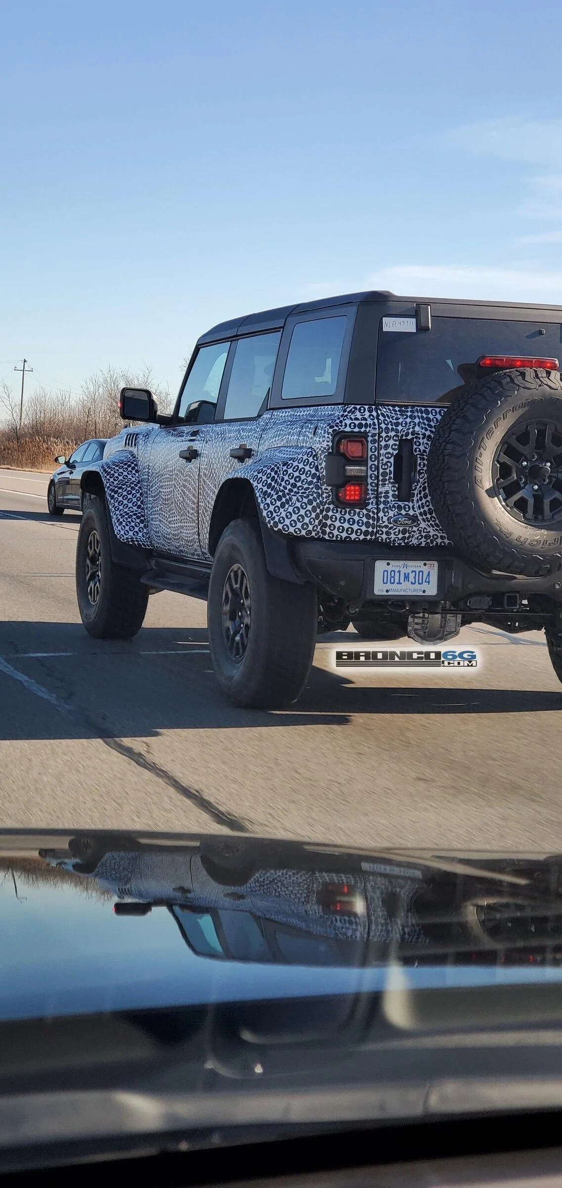 Ford Bronco Bronco Raptor spotted in Detroit with clear look at fender gills 20211217_113548