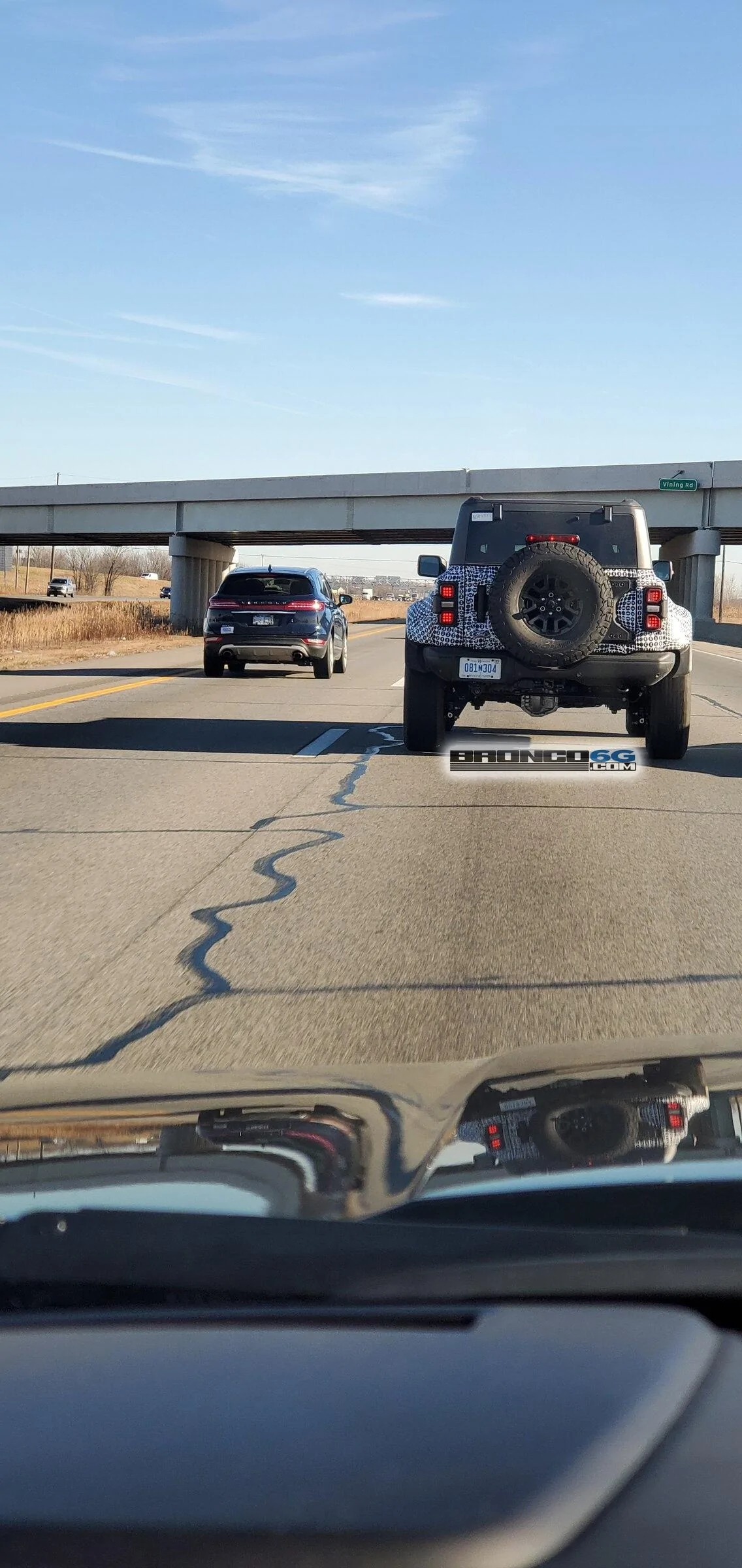 Ford Bronco Bronco Raptor spotted in Detroit with clear look at fender gills 20211217_113533