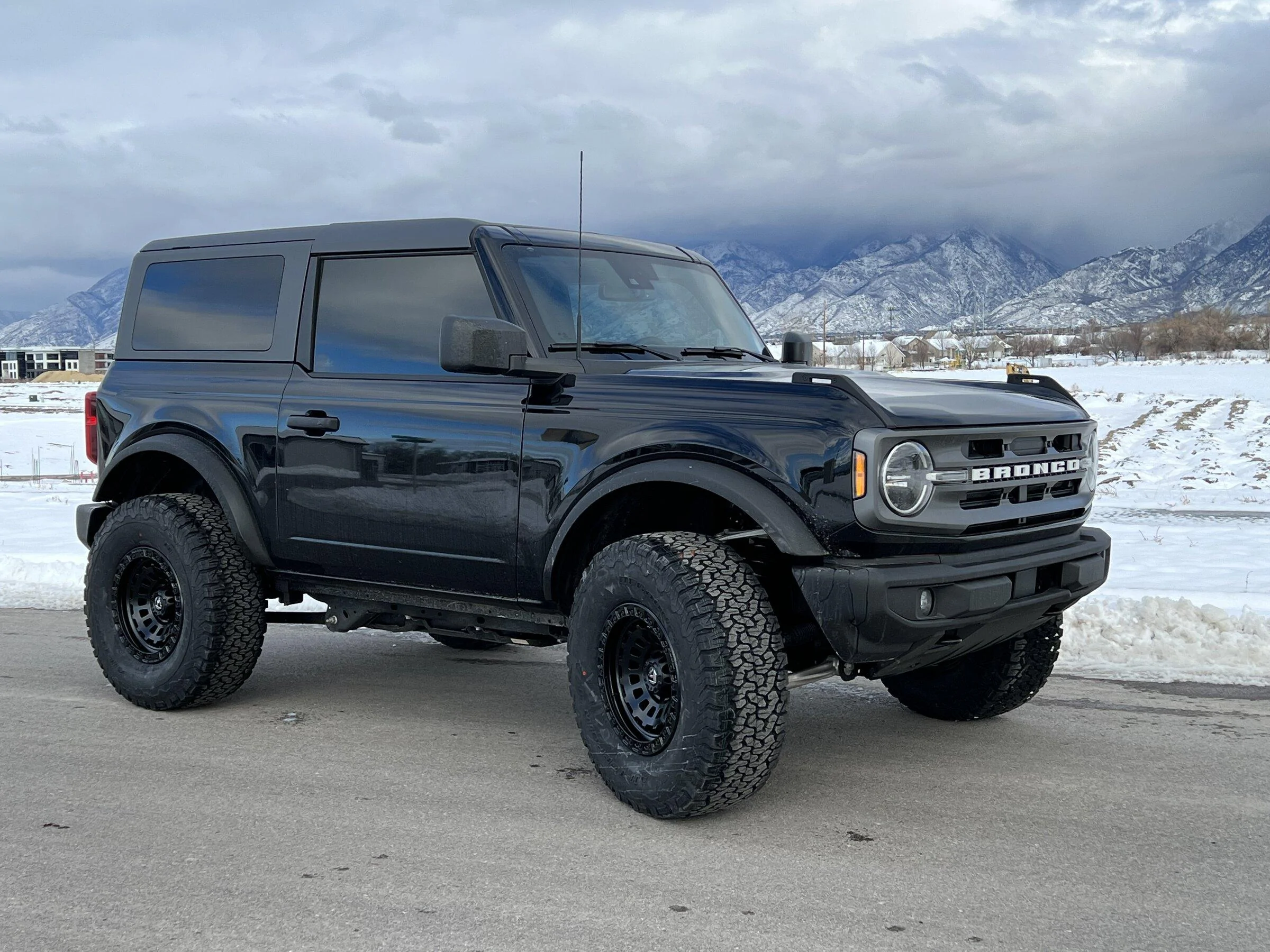 Ford Bronco SHADOW BLACK Bronco Club A2782119-7800-4F68-B4D1-9CF47F916D43