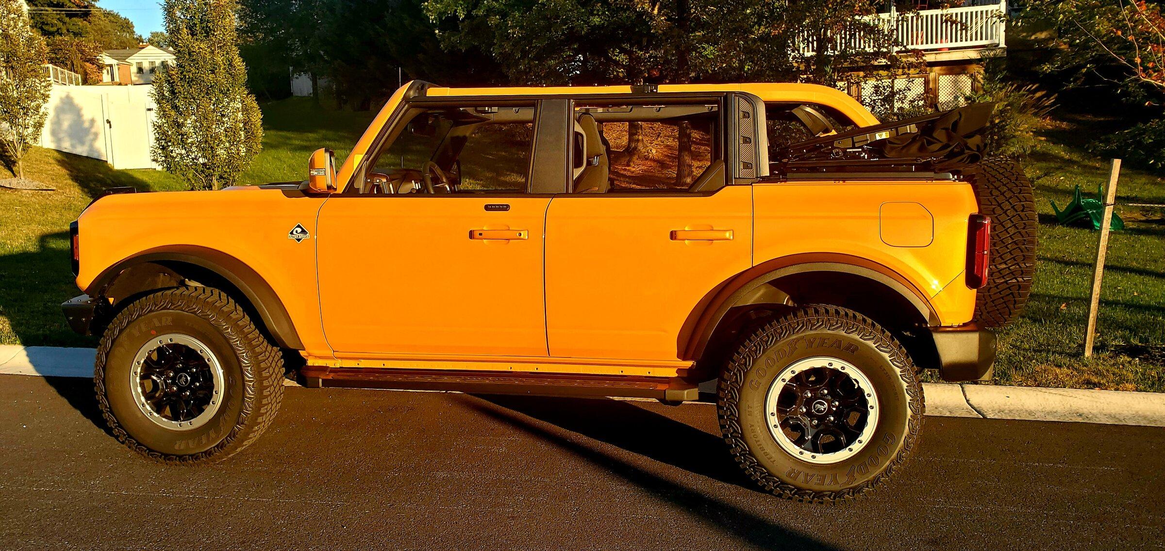 Ford Bronco CYBER ORANGE Bronco Club 20211027_173724