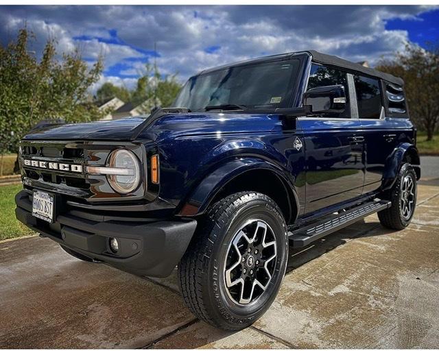 Ford Bronco ANTIMATTER BLUE Bronco Club 91CBAF45-161B-421A-870B-E97D5ACF143B