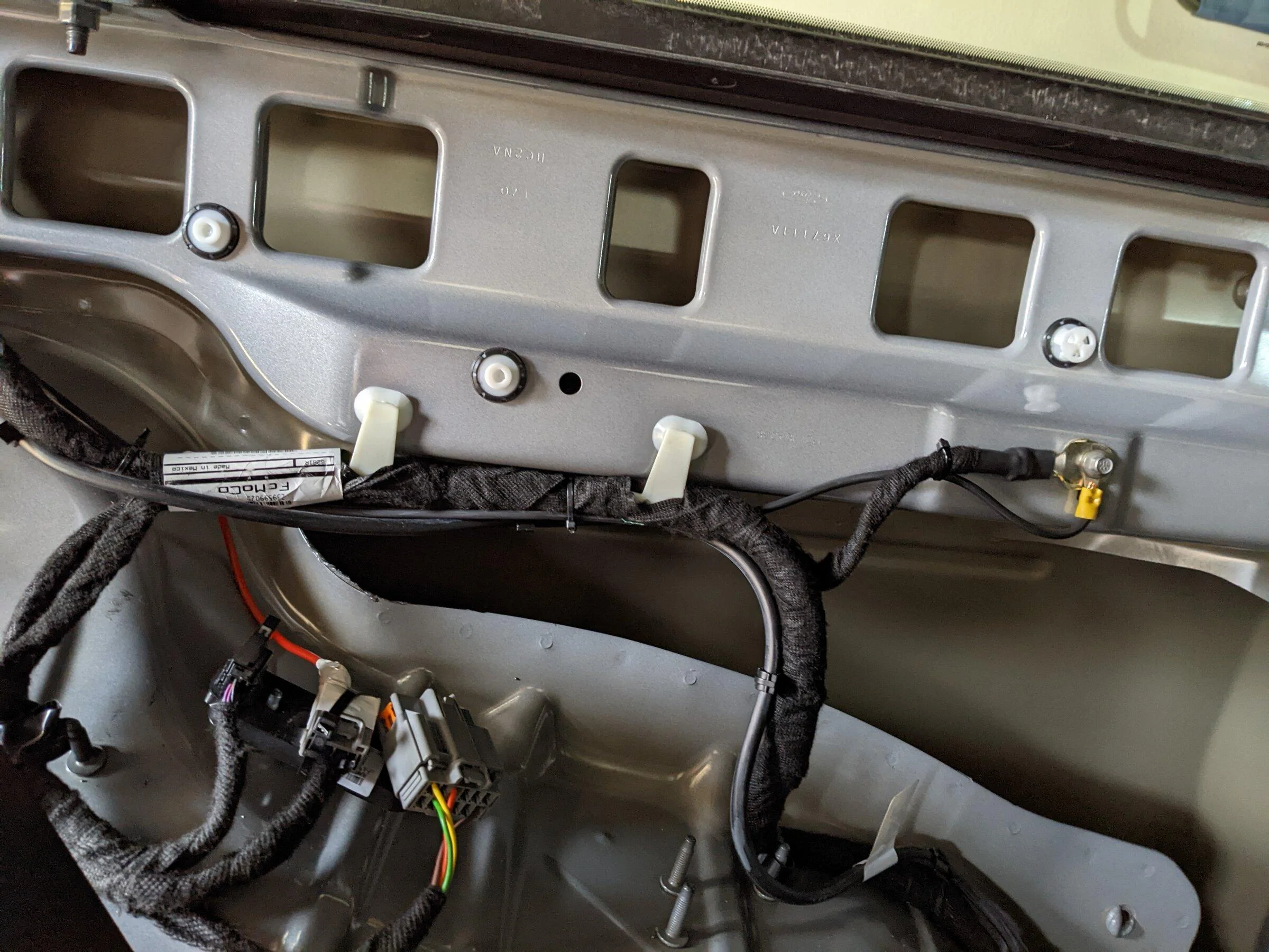 Ford Bronco Curt Plug-and-Play No-Splice Trailer Wiring Harness Out For Bronco PXL_20211218_214011213