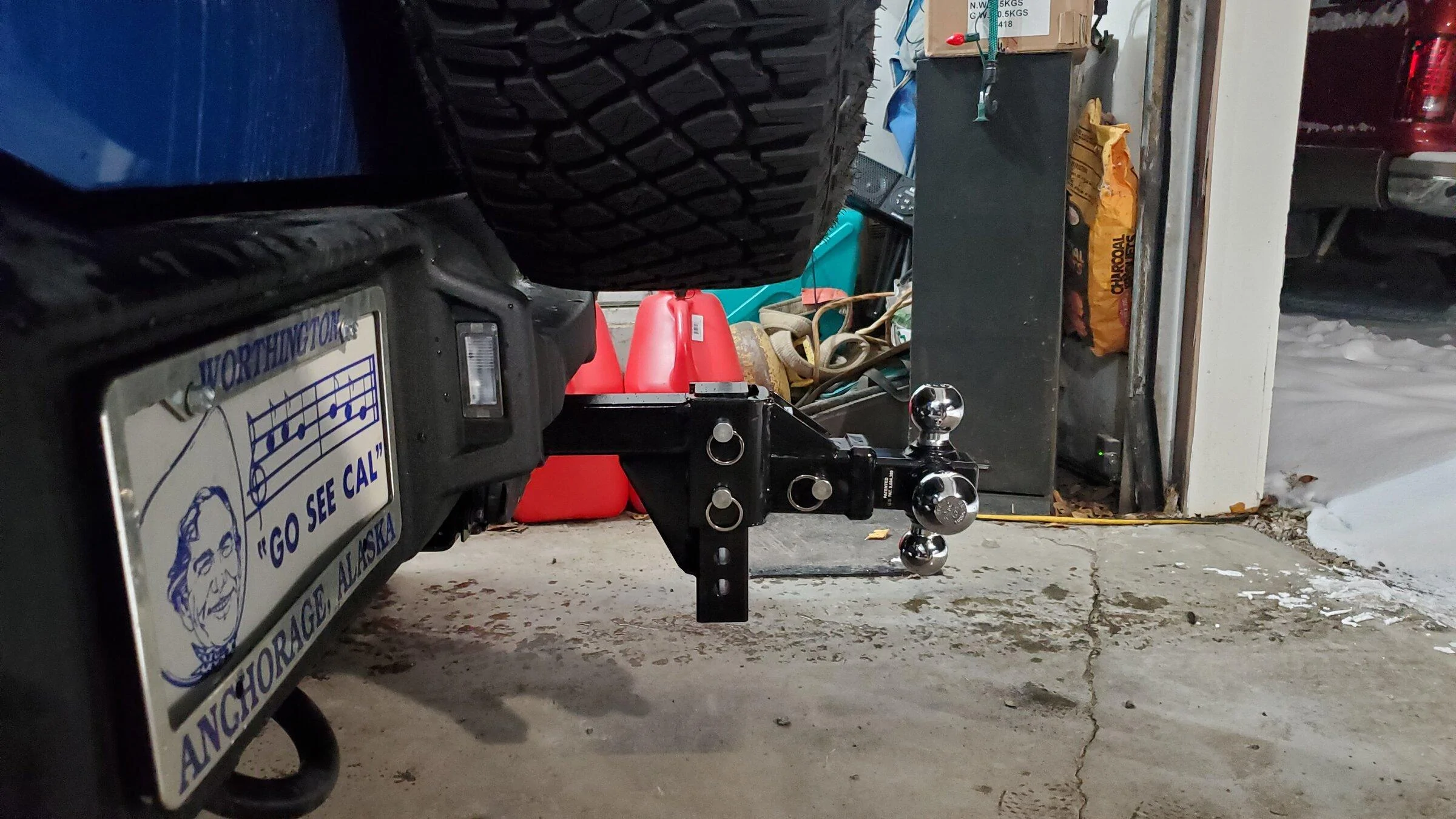 Ford Bronco Adjustable tri-ball hitch that clears the spare 20211218_173248
