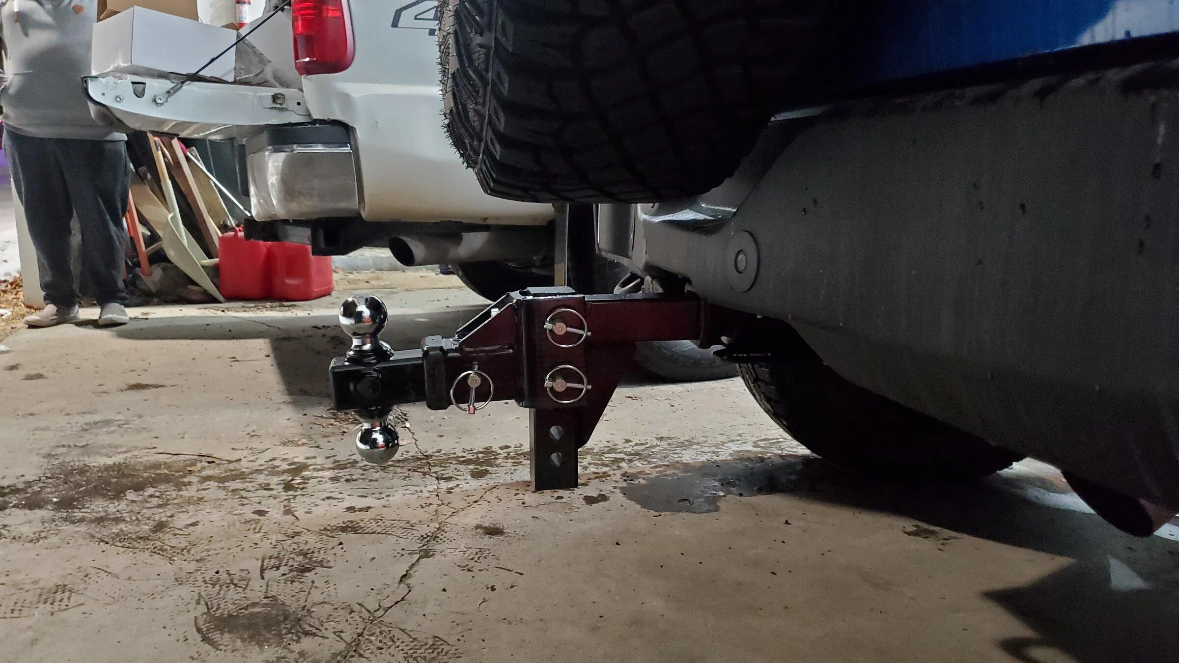 Ford Bronco Adjustable tri-ball hitch that clears the spare 20211218_173254