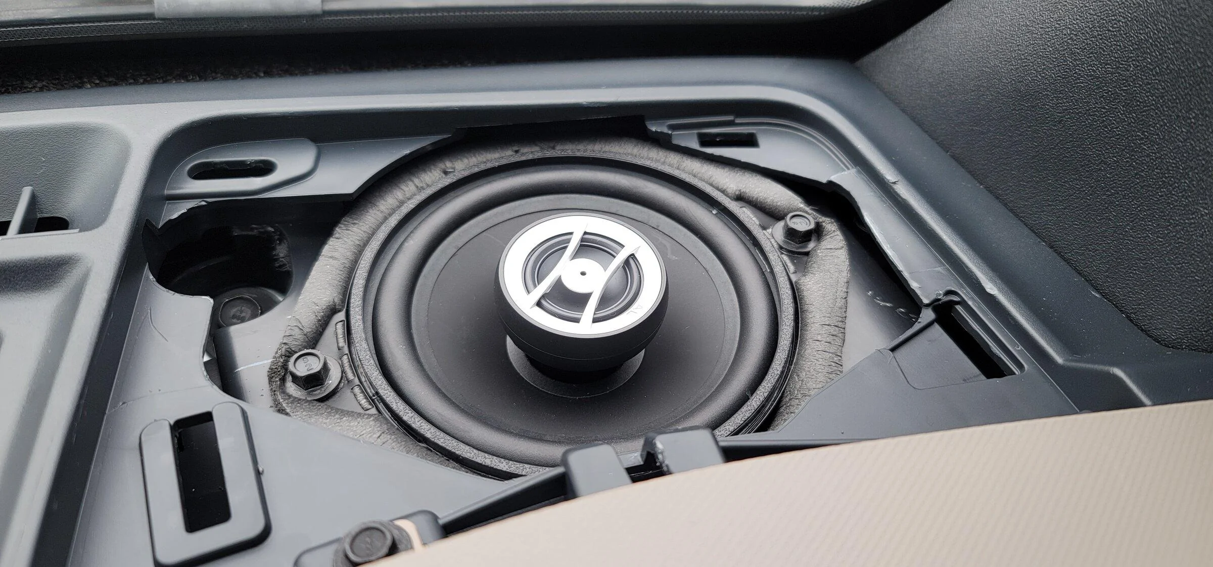 Ford Bronco Base Sound System Upgrade/Build 20211218_124631