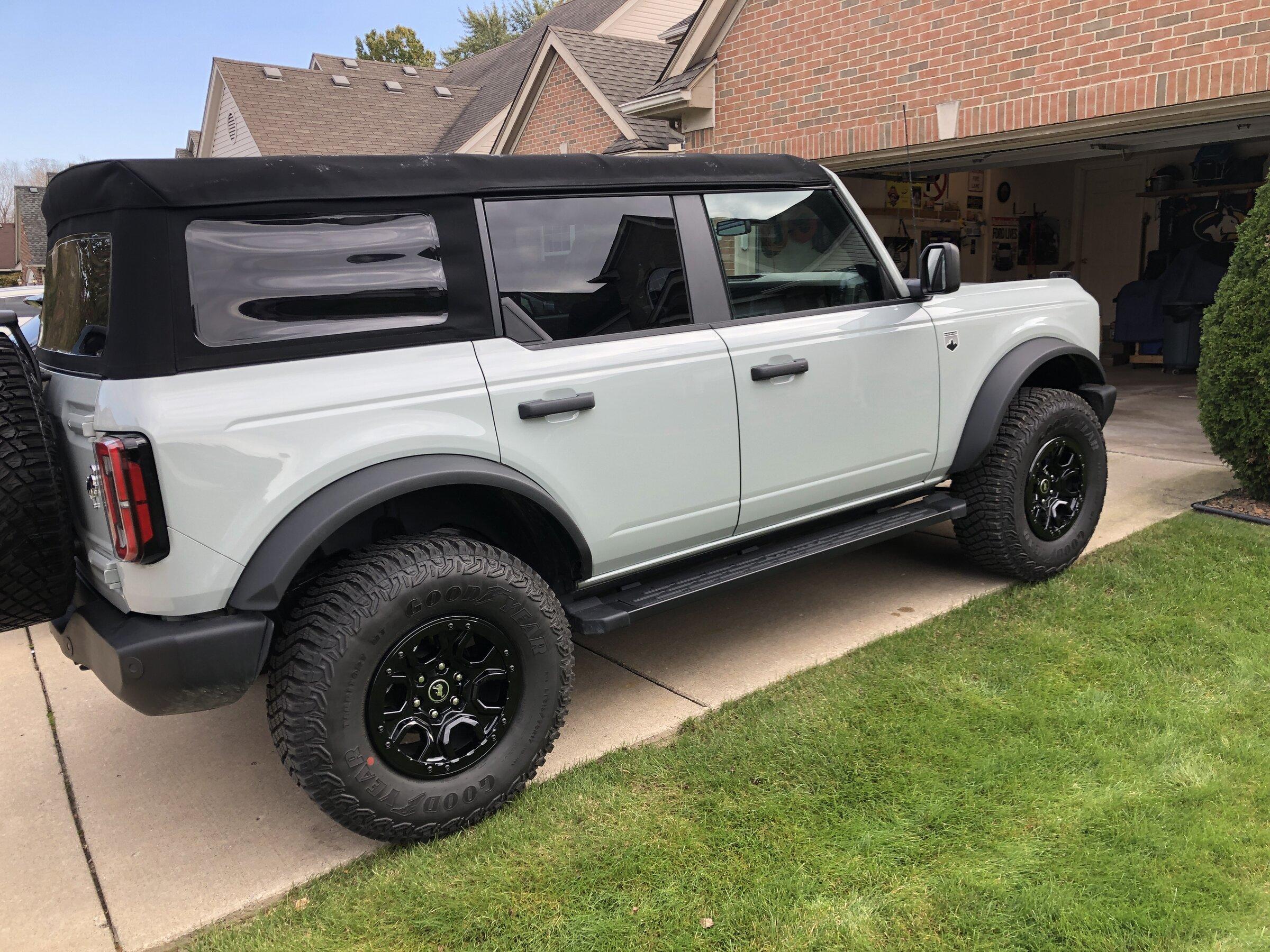 Ford Bronco Anyone else hate the silver beauty rings? 87422B4D-7833-4C50-AAF2-8A7A9FB11F2F