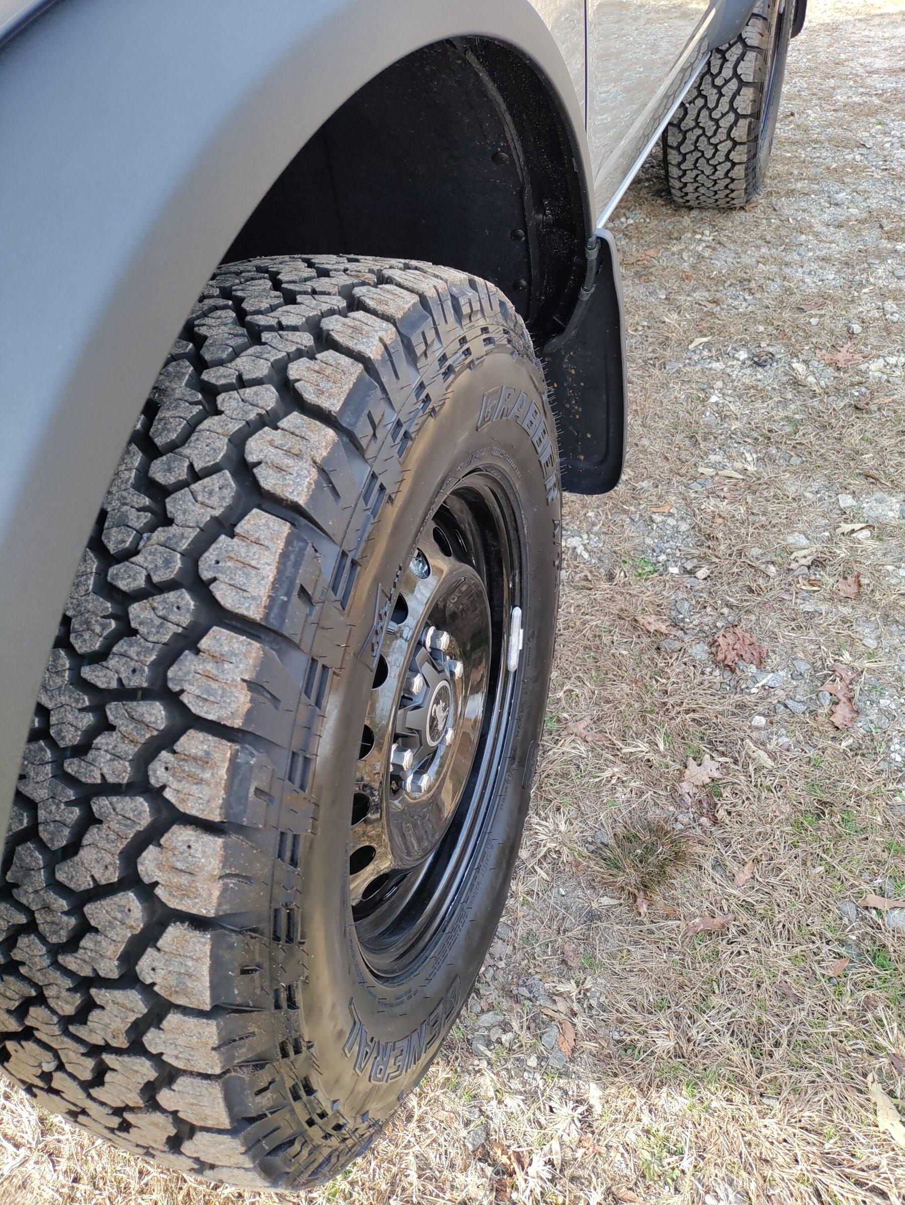 Ford Bronco 2-door Cactus Gray Black Diamond build IMG_20211217_135539_01