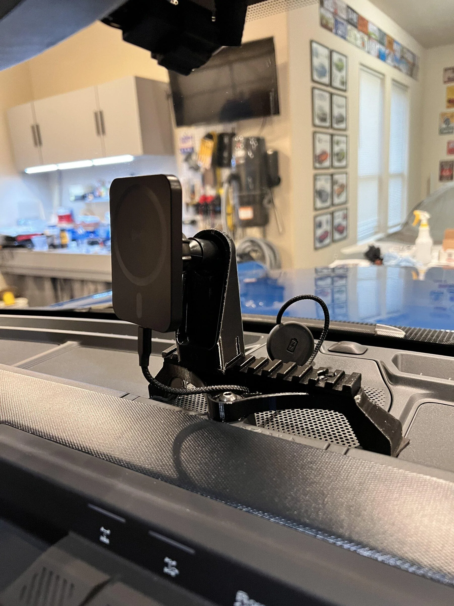 Ford Bronco Custom MagSafe iPhone Mount DIY IMG-6350