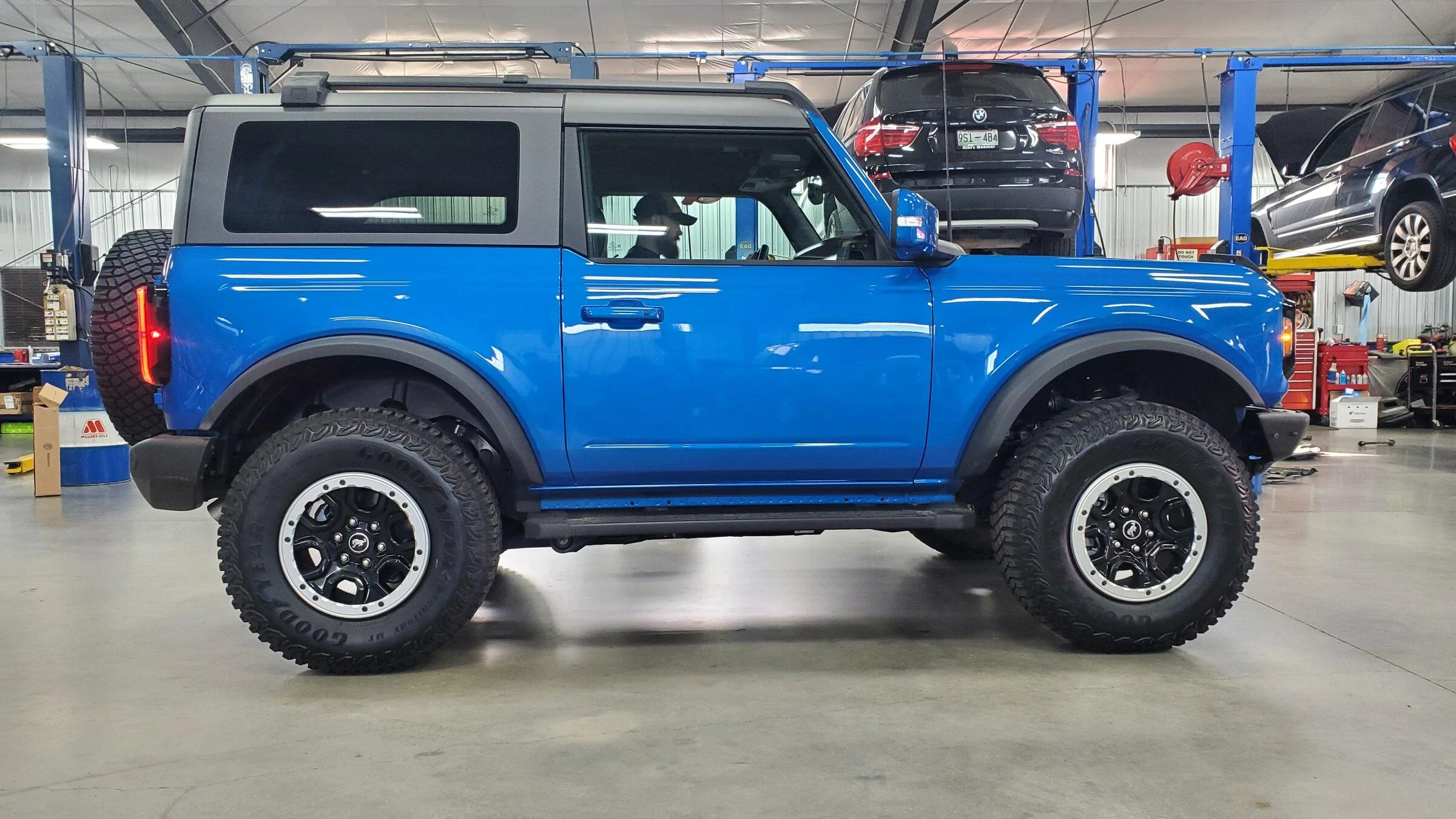 Ford Bronco Installed: Fabtech 1.5" front strut spacer level kit, 2dr OB Squatch! 20211220_111411
