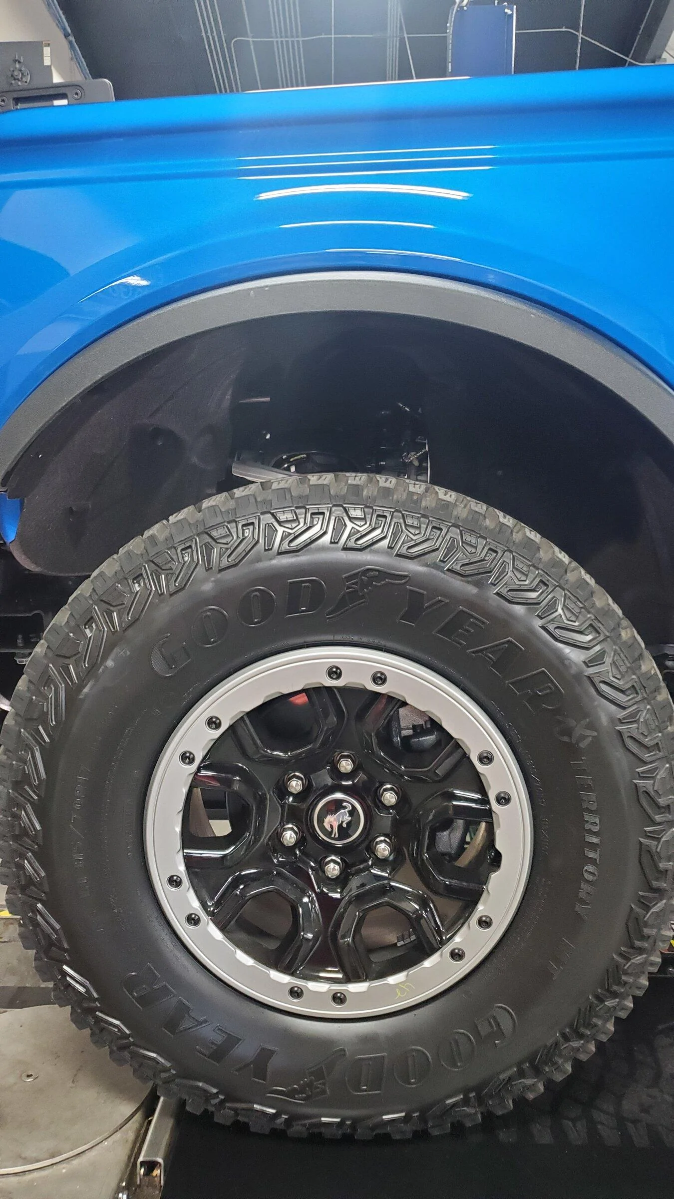 Ford Bronco Installed: Fabtech 1.5" front strut spacer level kit, 2dr OB Squatch! 20211220_111548