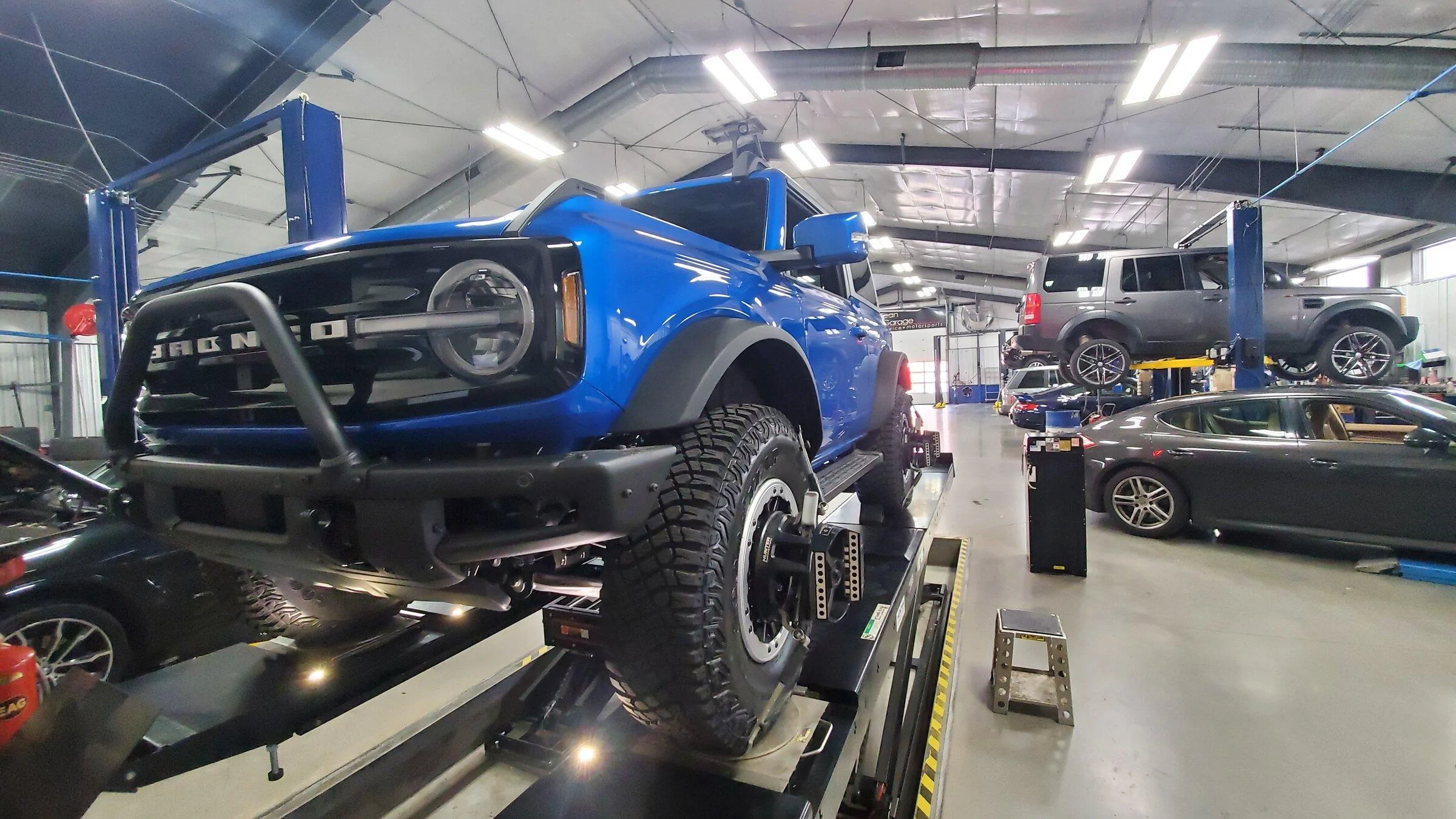 Ford Bronco Installed: Fabtech 1.5" front strut spacer level kit, 2dr OB Squatch! 20211220_112256