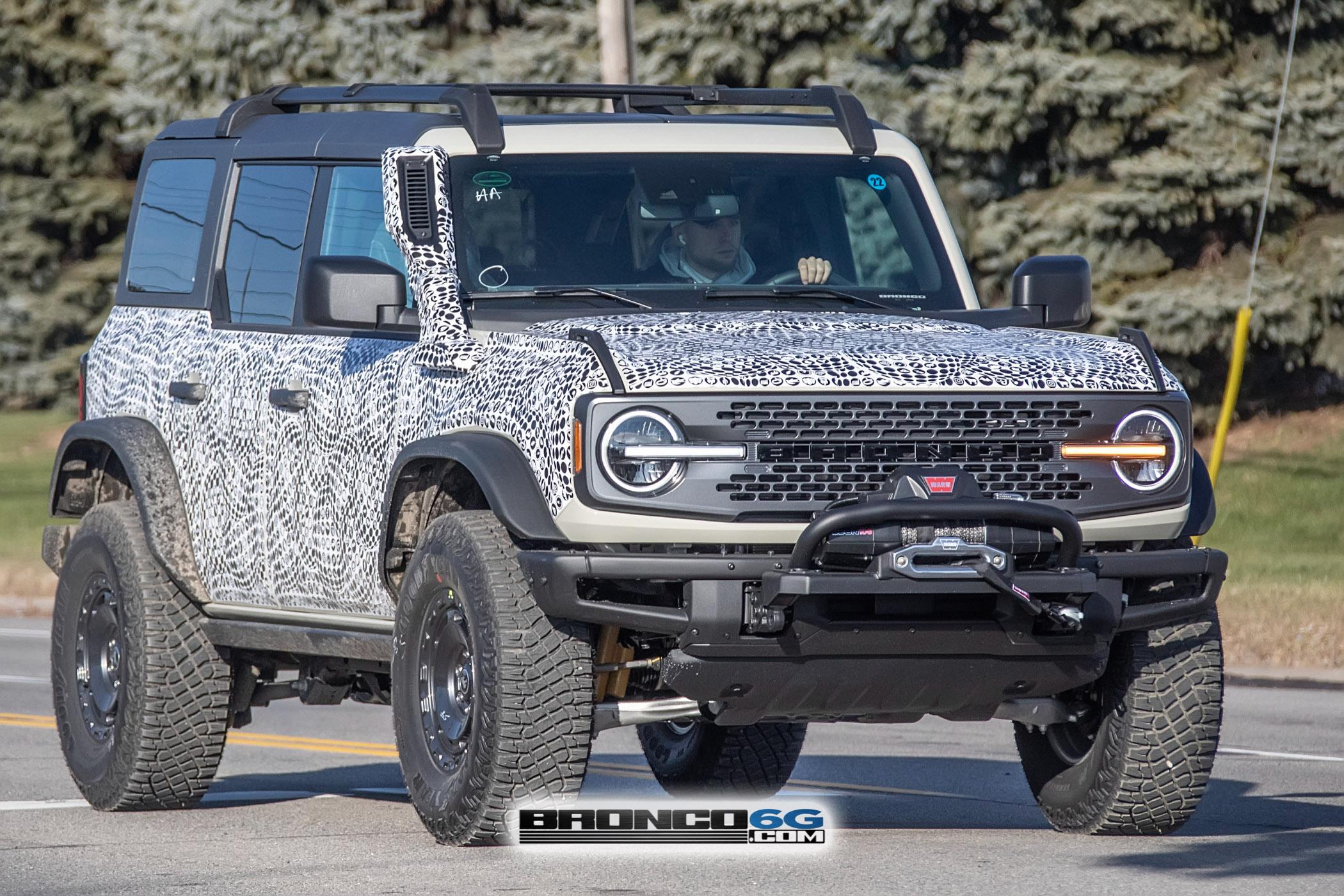Ford Bronco 📸 2022 Bronco Everglades spied in DESERT SAND paint! BroncoEverglades.DesertSnd14.KGP