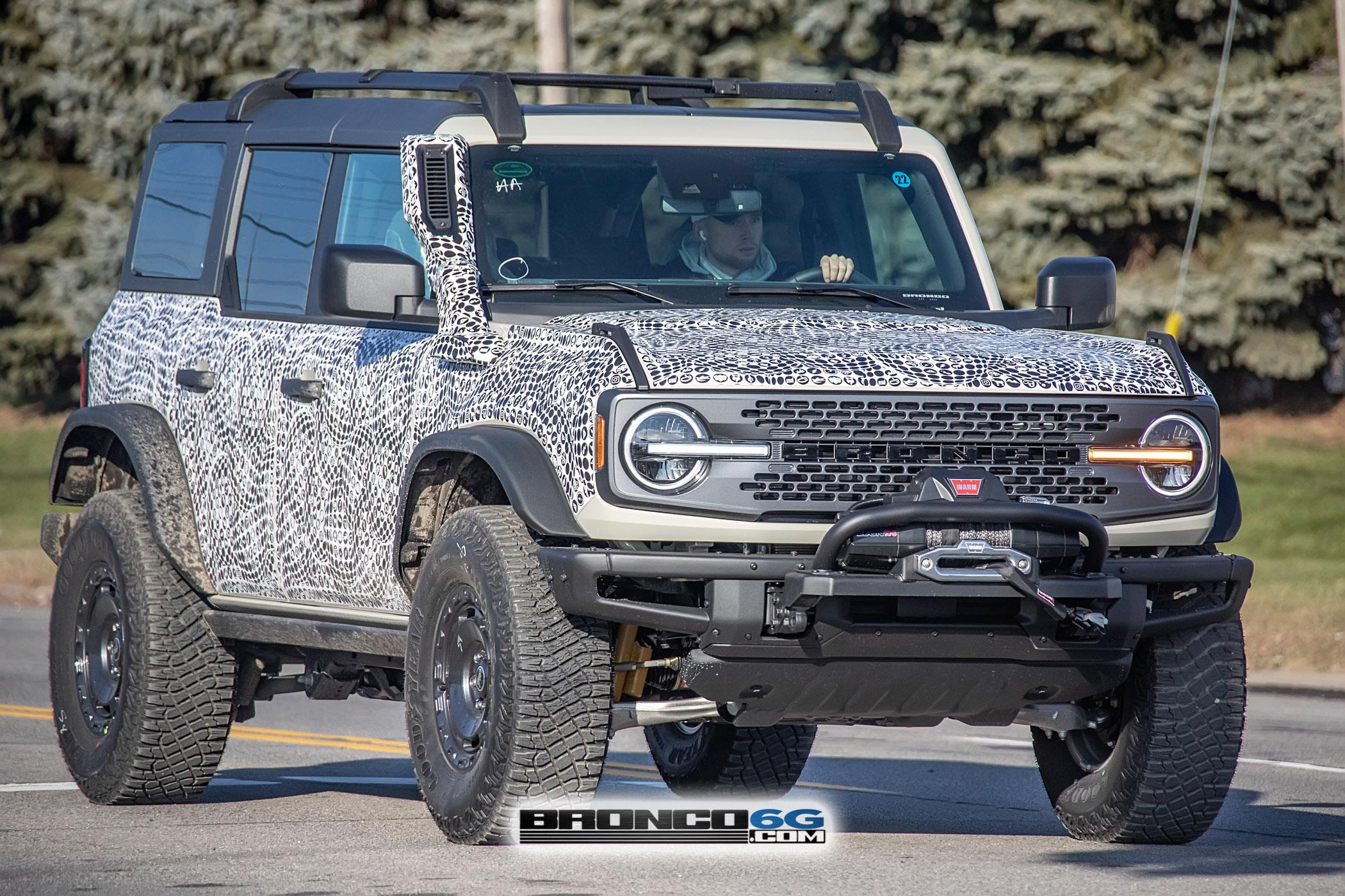 Ford Bronco 📸 2022 Bronco Everglades spied in DESERT SAND paint! BroncoEverglades.DesertSnd01.KGP