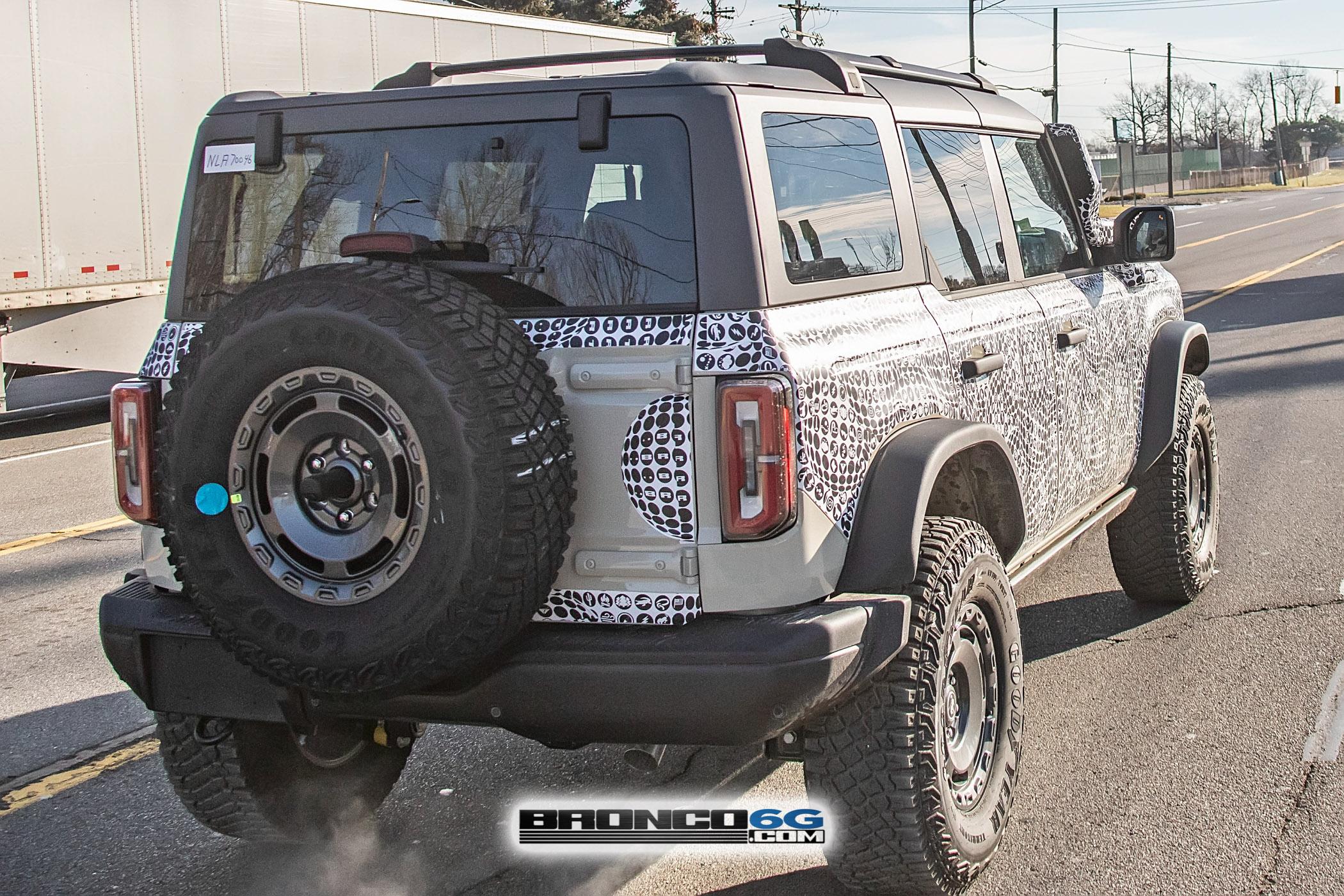 Ford Bronco 📸 2022 Bronco Everglades spied in DESERT SAND paint! BroncoEverglades.DesertSnd27.KGP