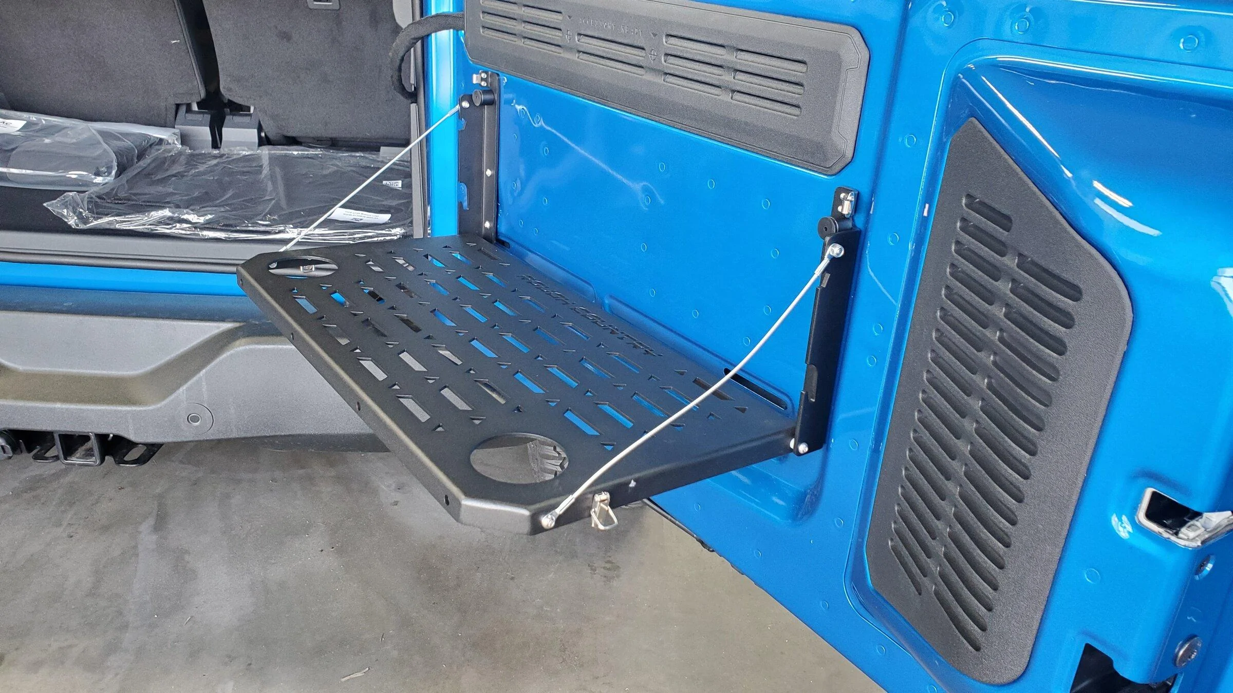Ford Bronco Rough Country table installed 20211220_134629