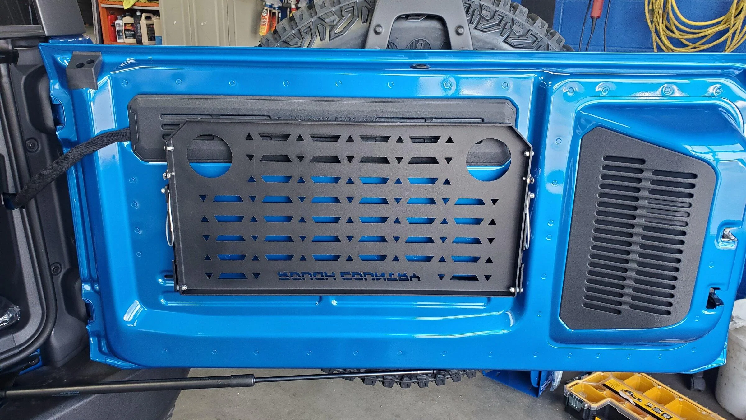 Ford Bronco Rough Country table installed 20211220_134618