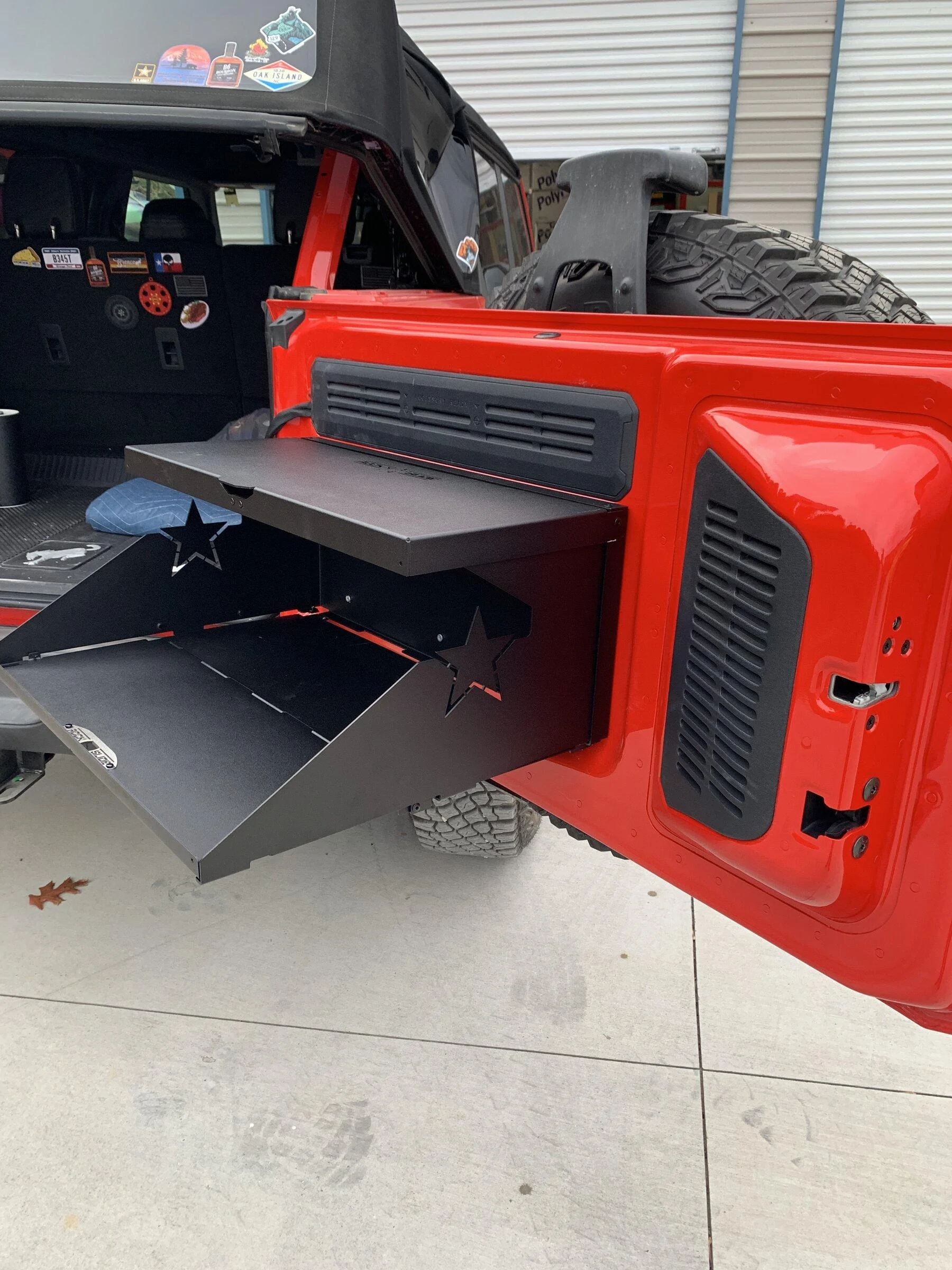 Ford Bronco RSE (Rock Slide Engineering) table installed 82928FA5-BC93-4ECE-9BDB-E0440E03F03D