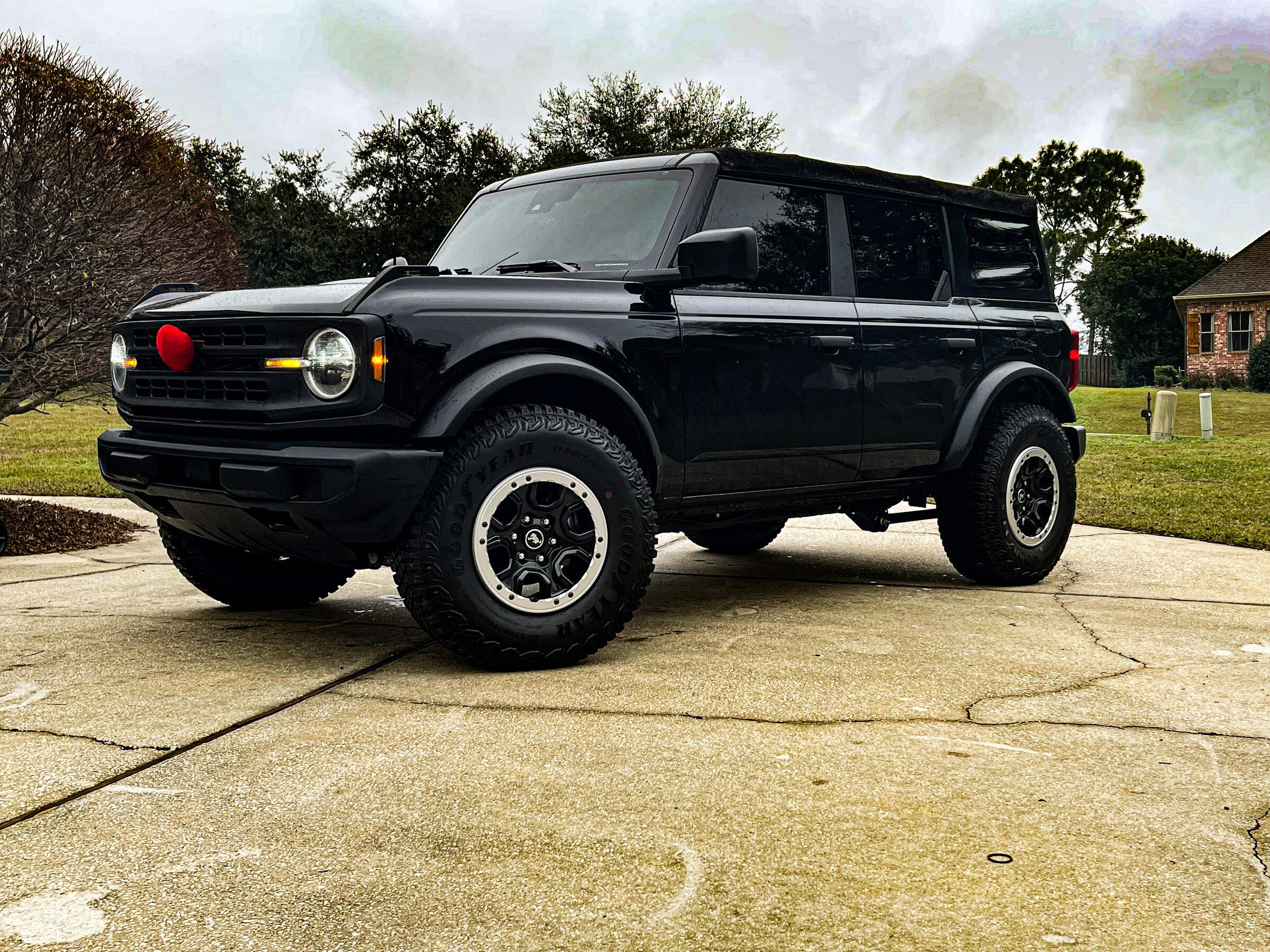 Ford Bronco SHADOW BLACK Bronco Club 5D6ABCBD-8C1F-4CD1-826A-126EF4575429