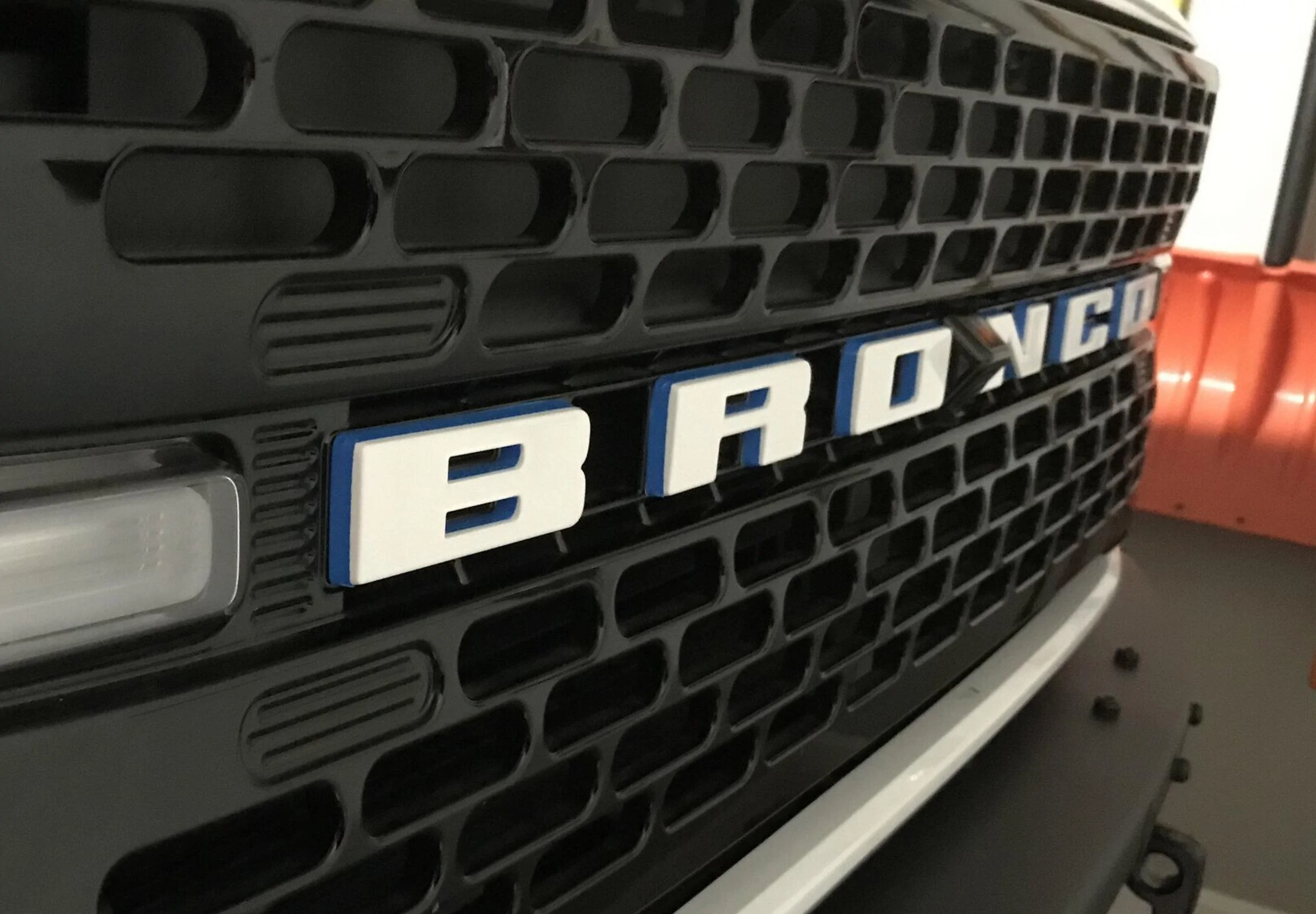 Ford Bronco BLACK ICE Build 59F4E0D9-1A80-4E5F-8ECA-29DC468BFD16