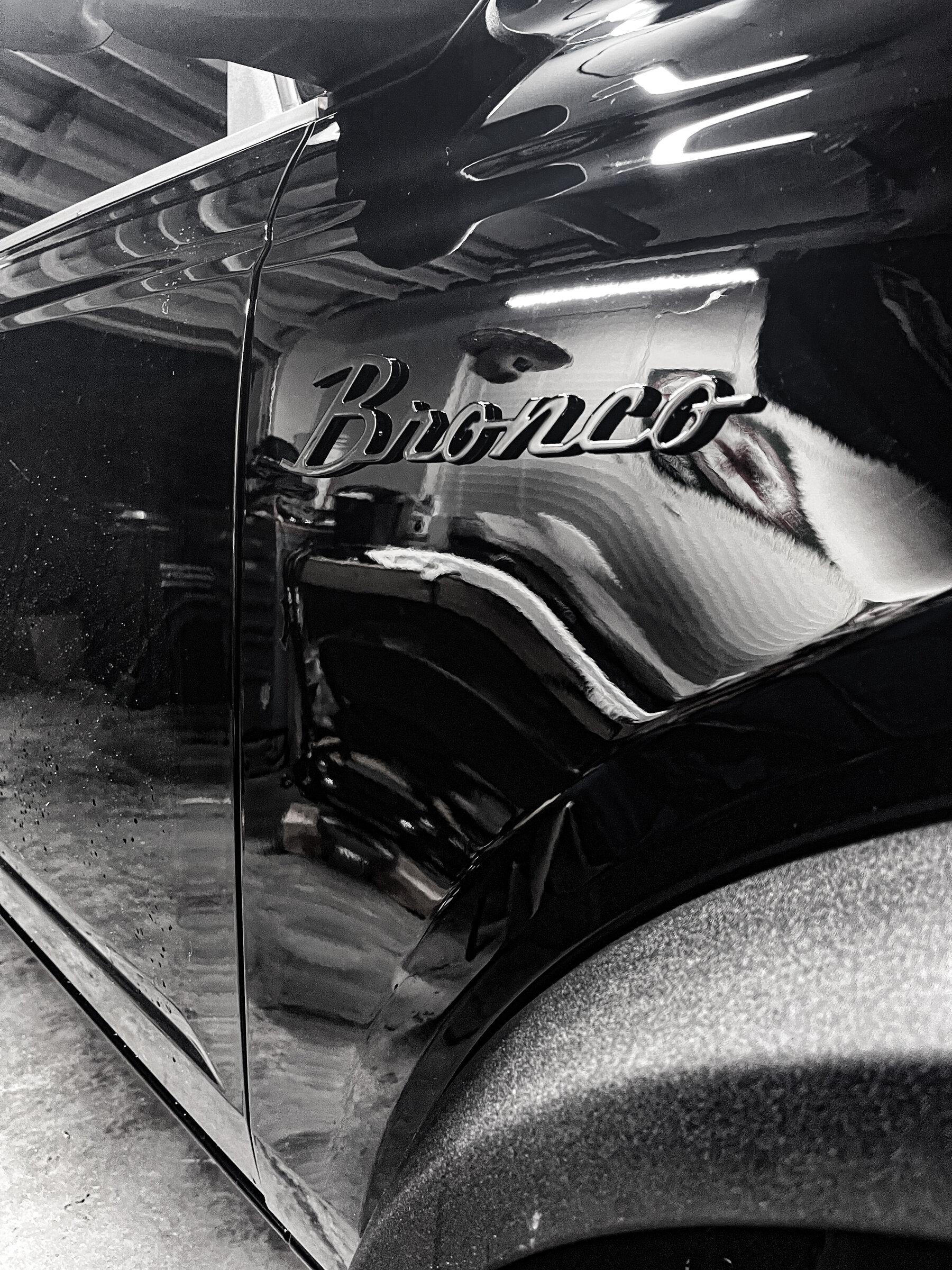 Ford Bronco SHADOW BLACK Bronco Club 9AFF5F63-874C-4CC4-9F1B-1A33B9D35F9D