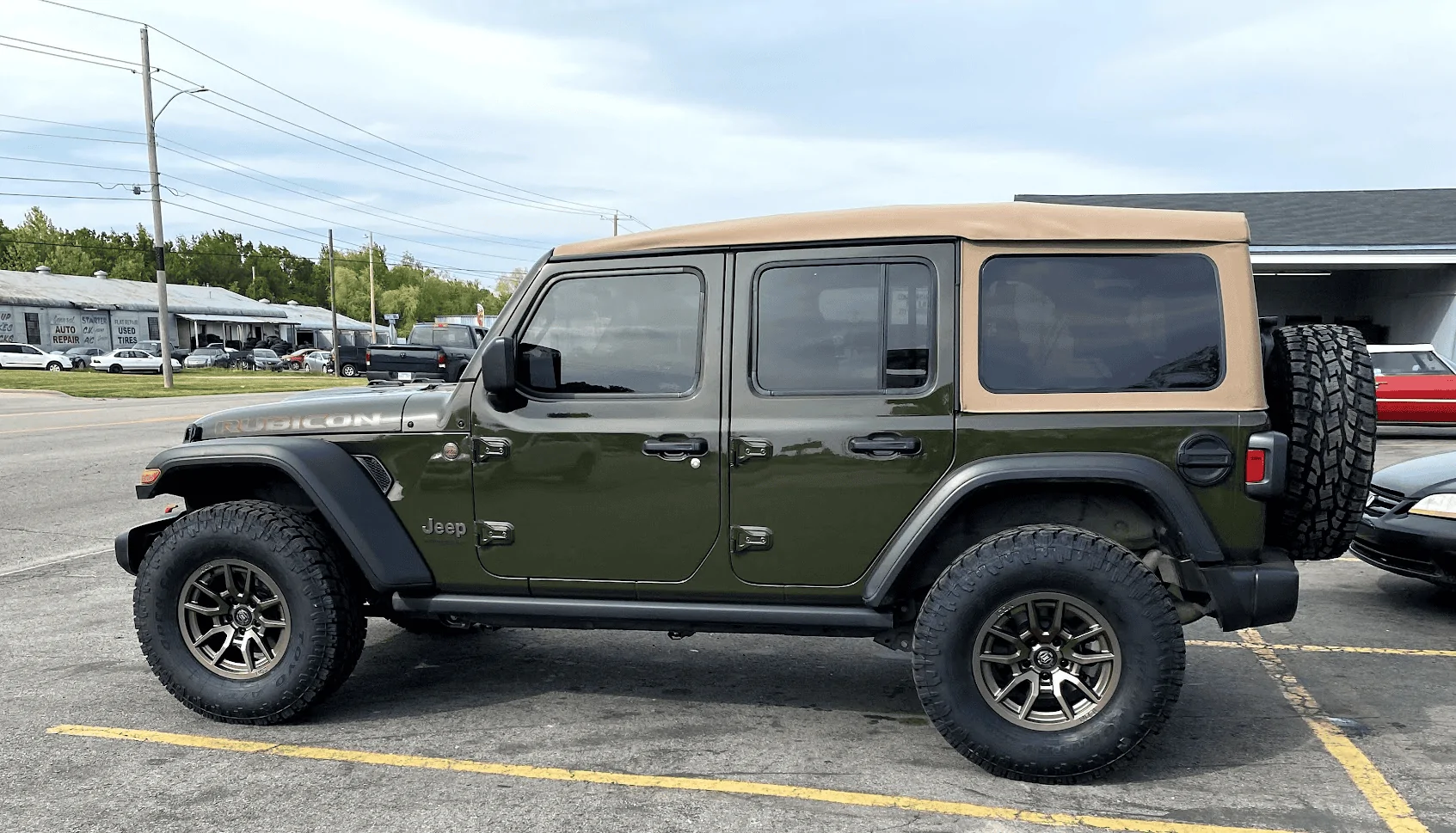 Ford Bronco ERUPTION GREEN Bronco Club 1640107767132