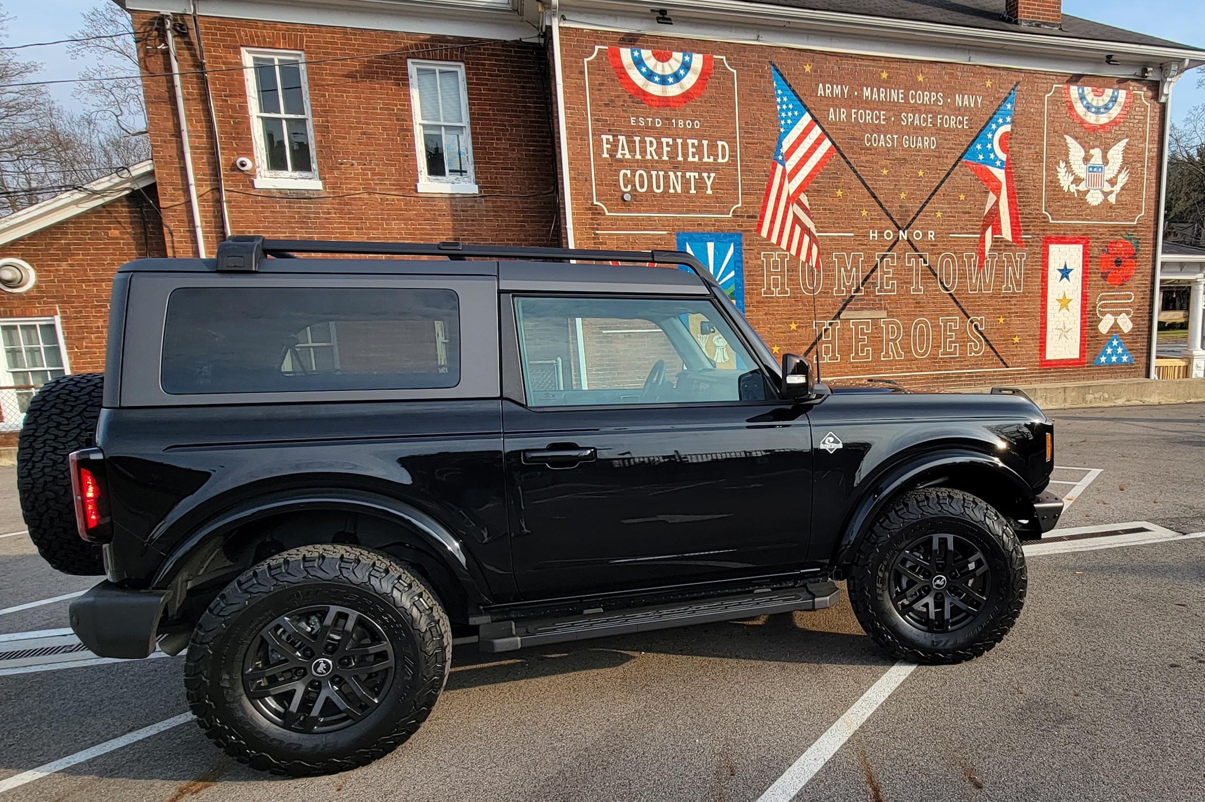 Ford Bronco Pic request: Shadow black / Mic color contrast 20211205_144205