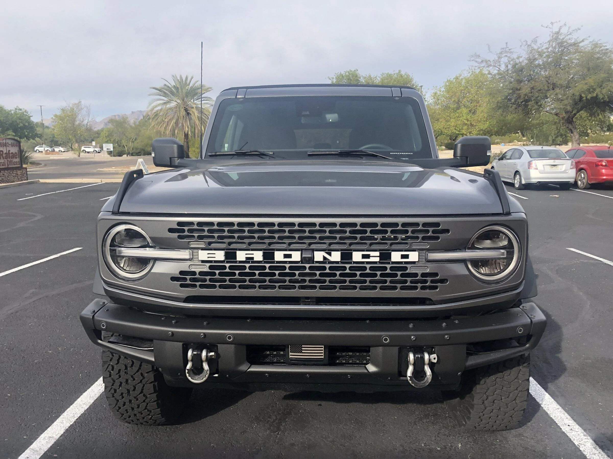 Ford Bronco CARBONIZED GRAY Bronco Club 759B88E7-8EBE-4D25-9C0E-EEEBD8F94783