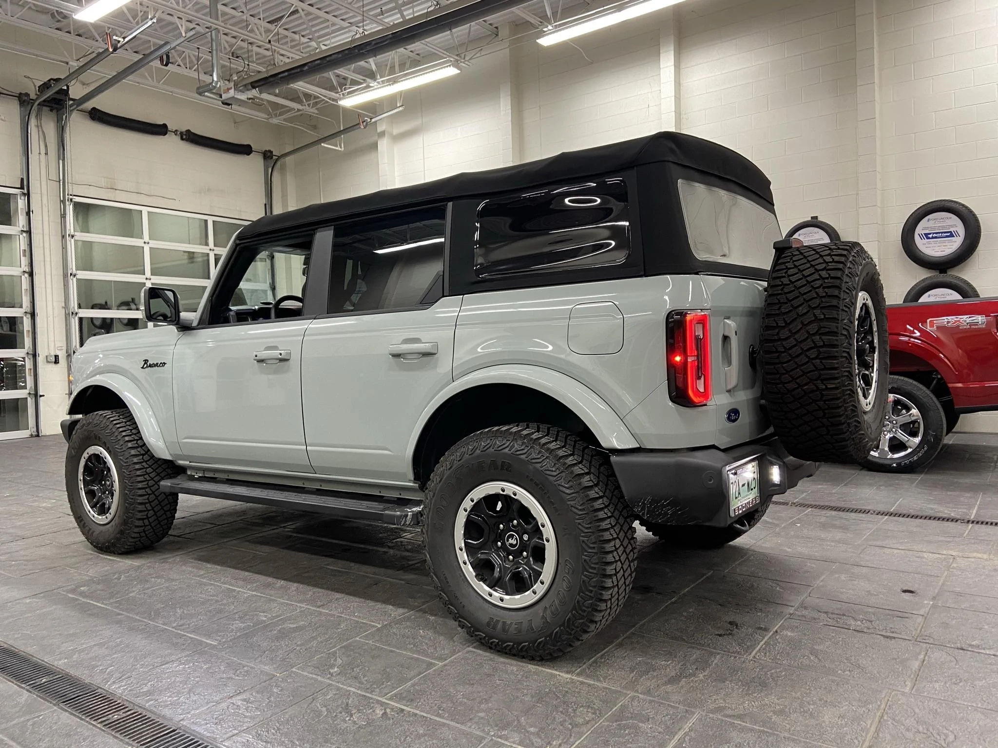 Ford Bronco White SAS Wheels? Photoshop Help? 32ABC8FB-EB54-41A6-A9FA-55606FA5F7E3