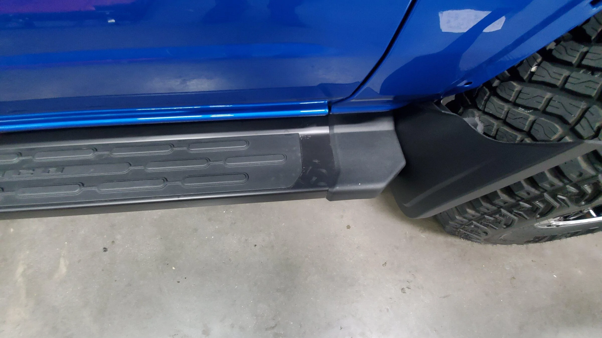Ford Bronco OB Sqatch Ford mudlflap step mod 20211222_173731