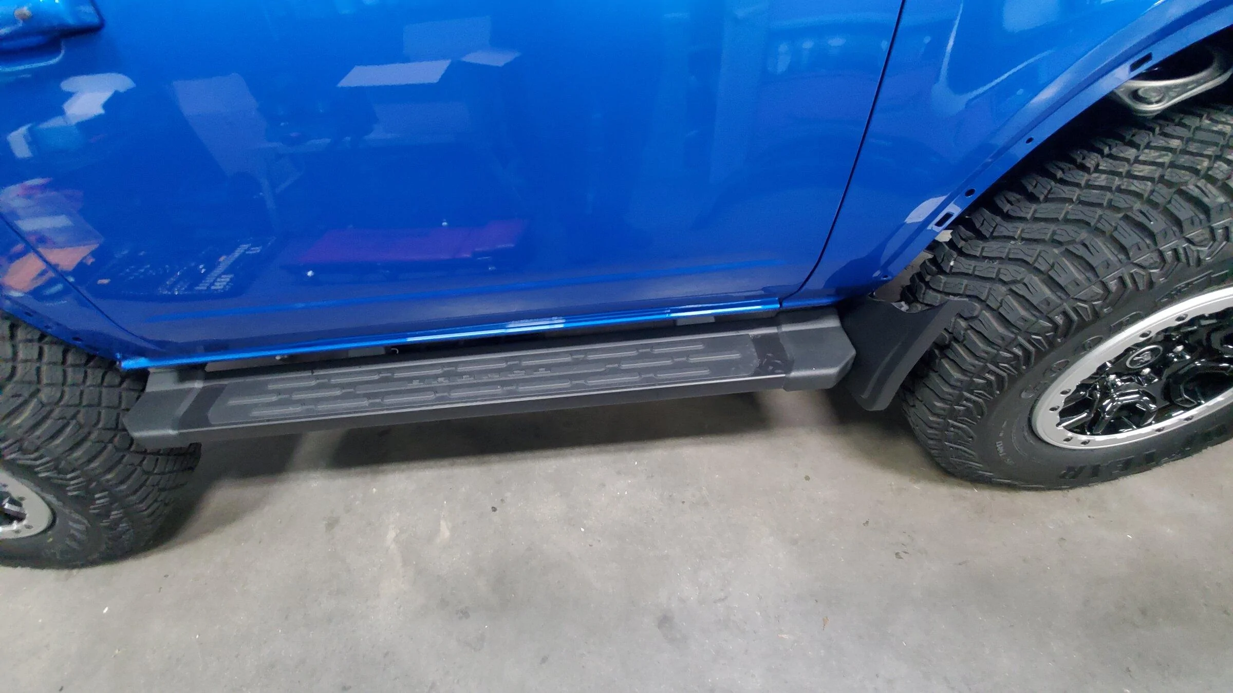 Ford Bronco OB Sqatch Ford mudlflap step mod 20211222_173735