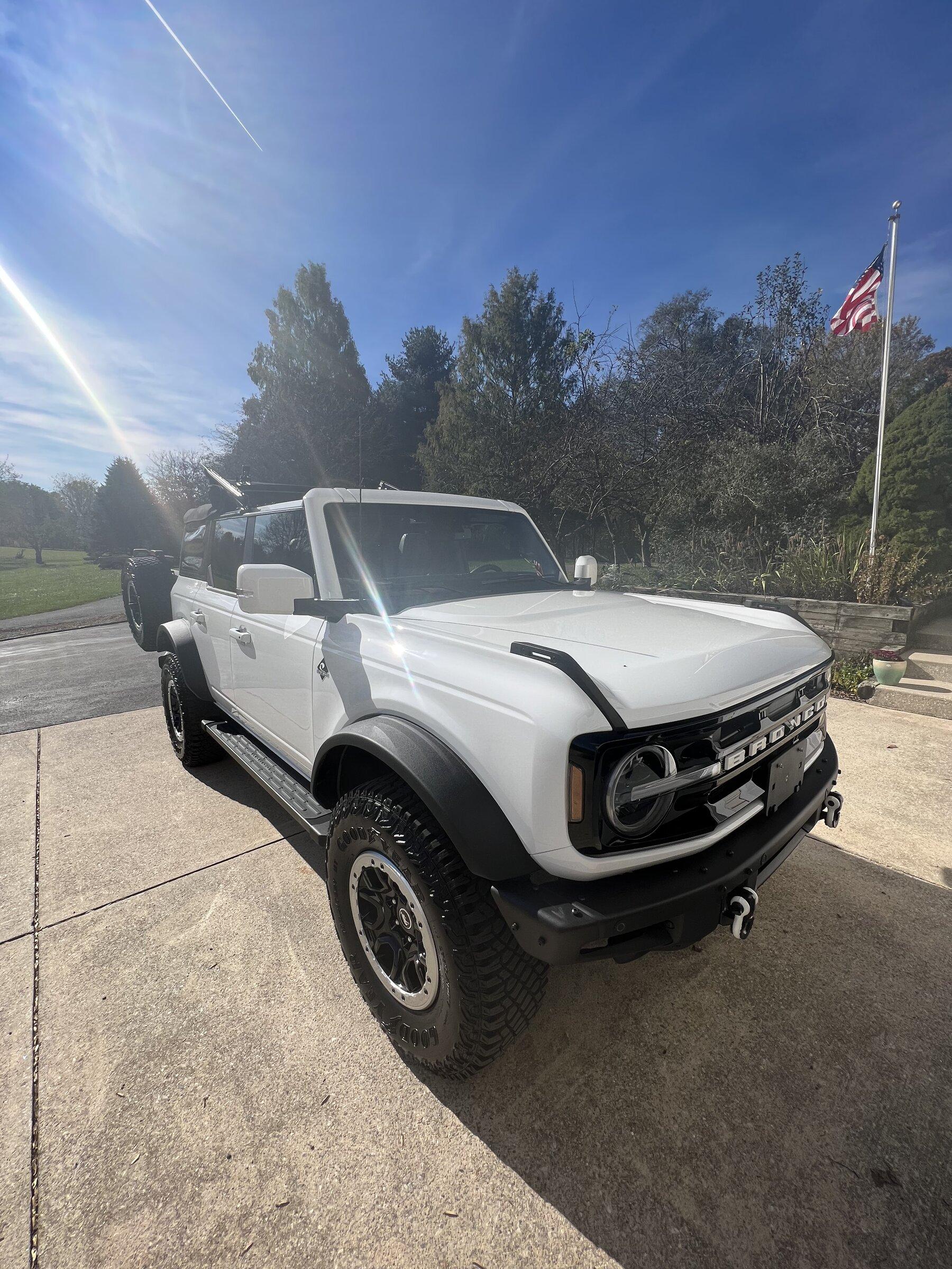 Ford Bronco Behold the WILD BANKS / OUTER TRAK 01A8ADF4-4247-4397-A1E7-A69C73007678