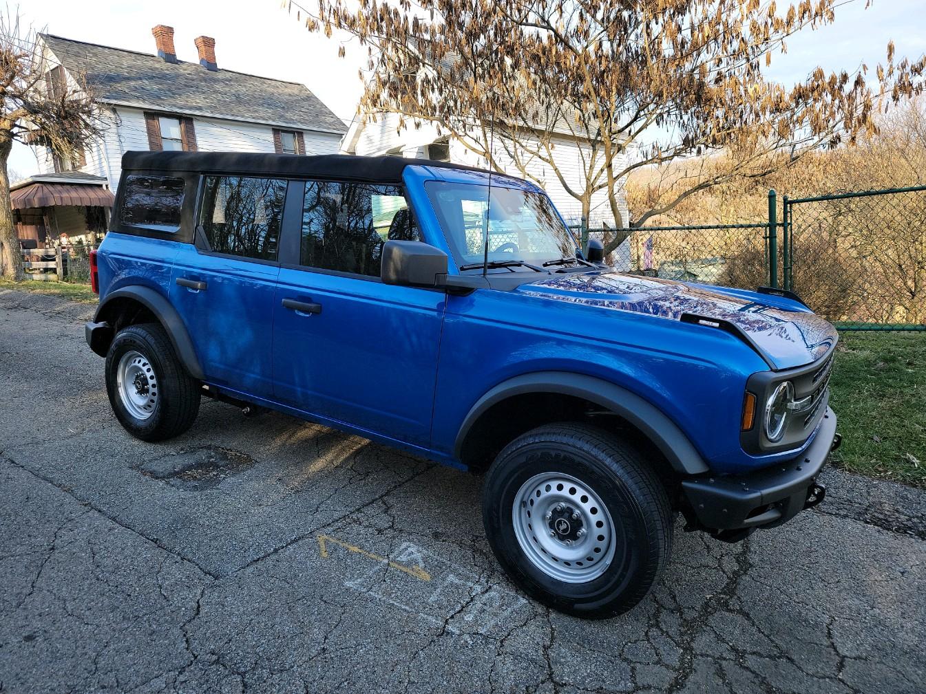 Ford Bronco VELOCITY BLUE Bronco Club 34282
