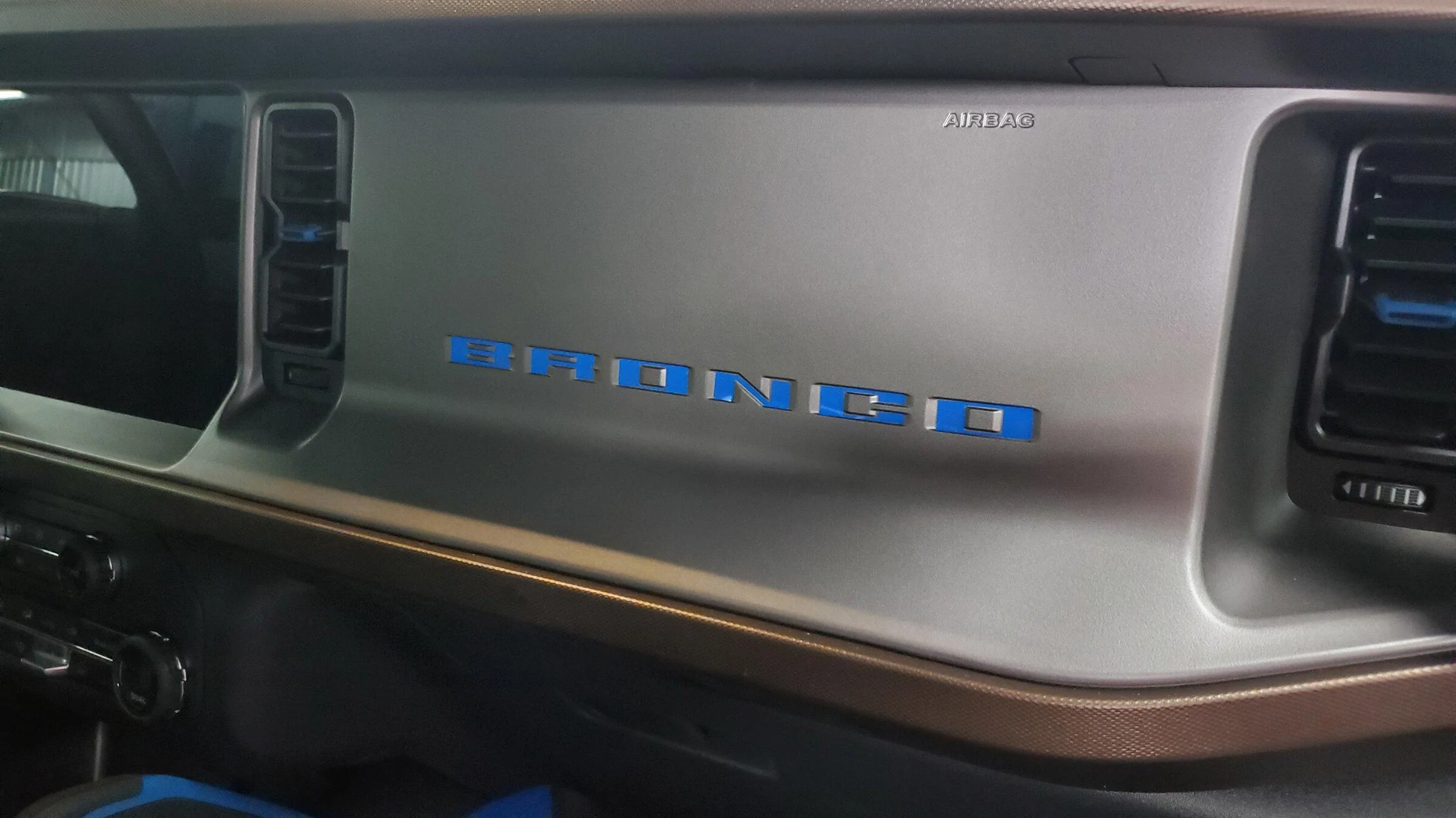 Ford Bronco Thanks vendors! Heritage script and dash inlay OB 20211224_133058