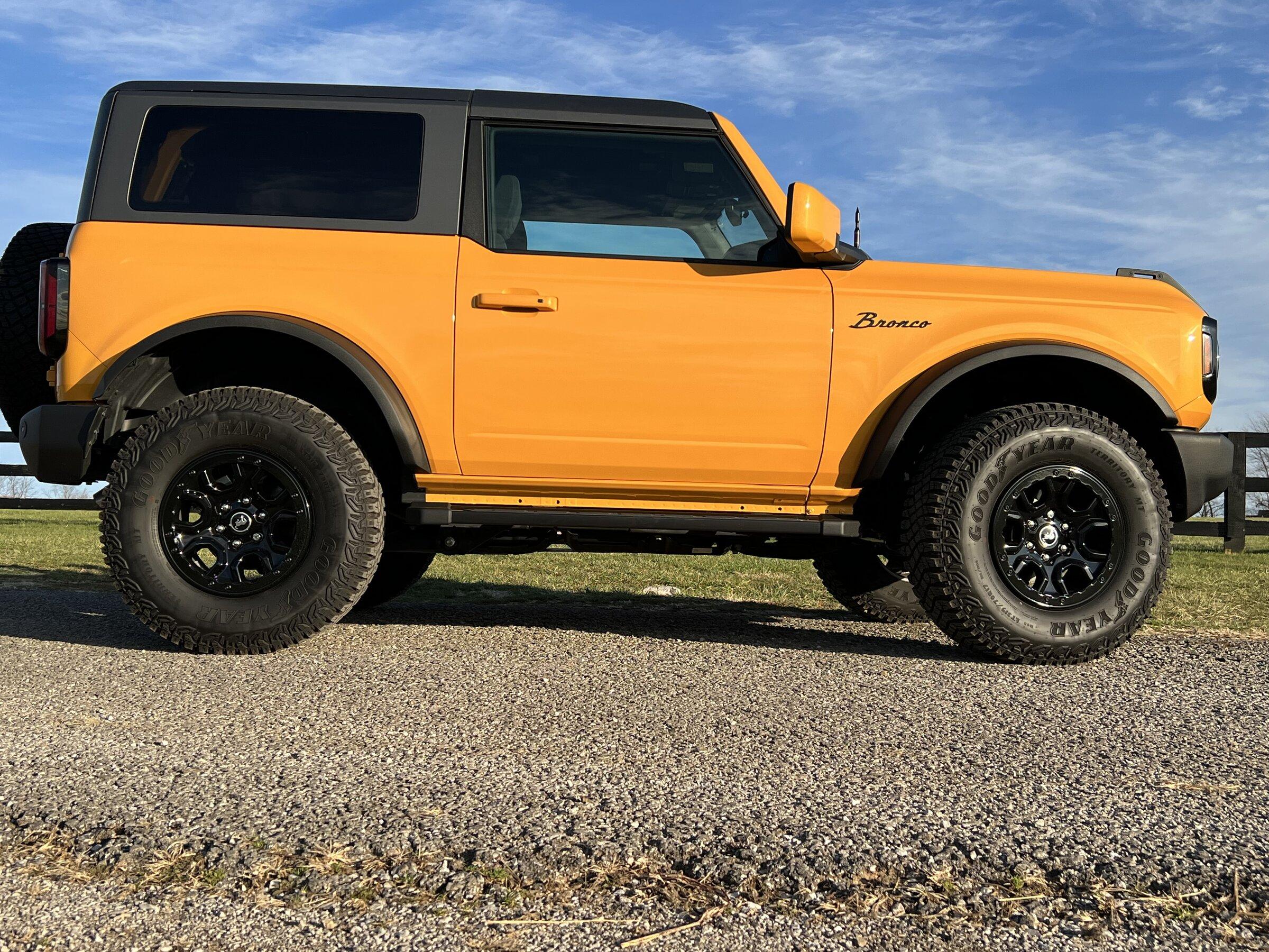 Ford Bronco Behold the WILD BANKS / OUTER TRAK ED1A1231-4E5C-424A-86CD-2C06E9C5212D