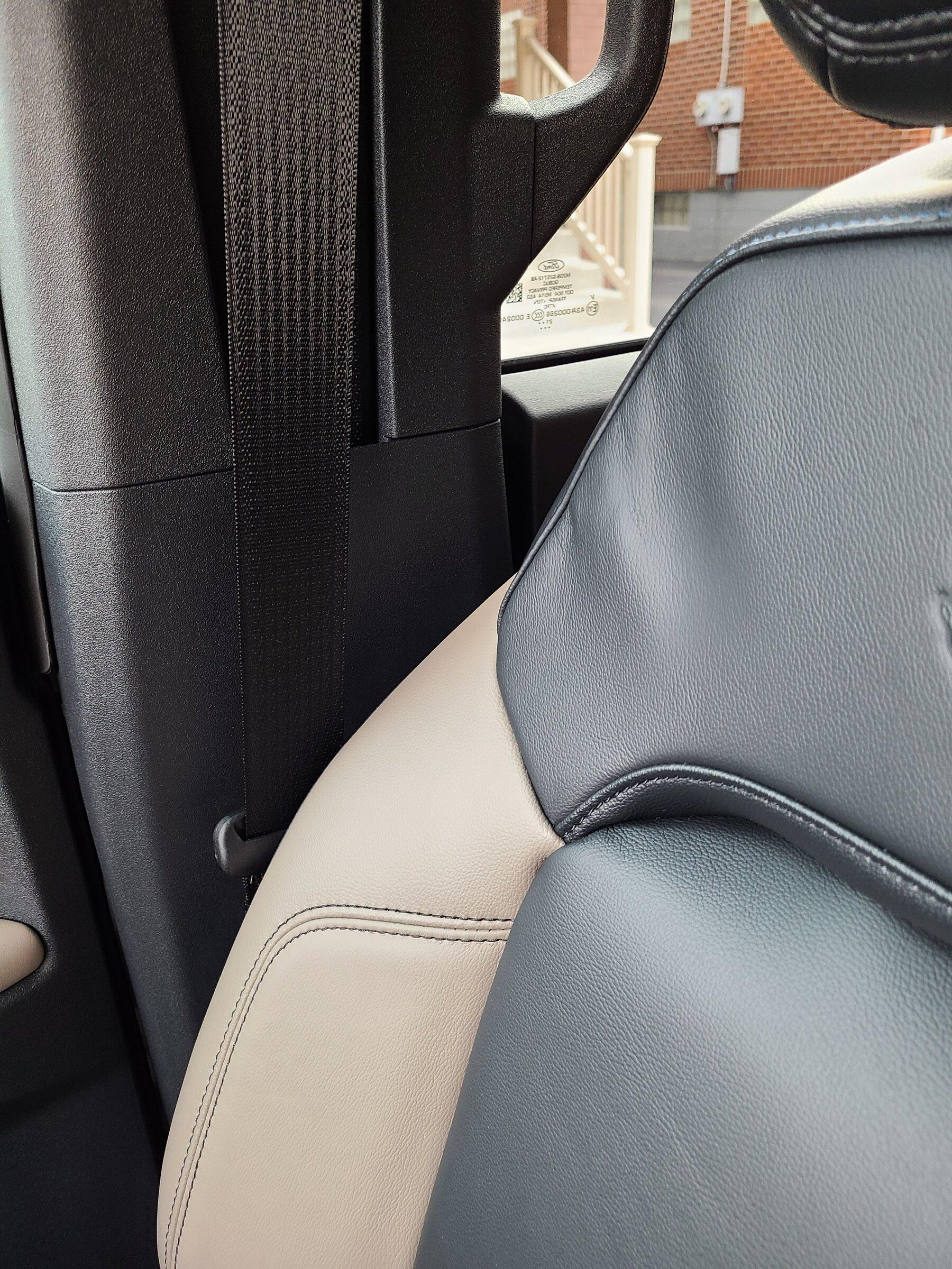 Ford Bronco Wrinkled leather at delivery 20211224_134739