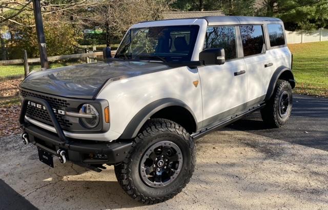 Ford Bronco OXFORD WHITE Bronco Club 6EE16F57-AE58-41D1-B35B-5F2855C811B3
