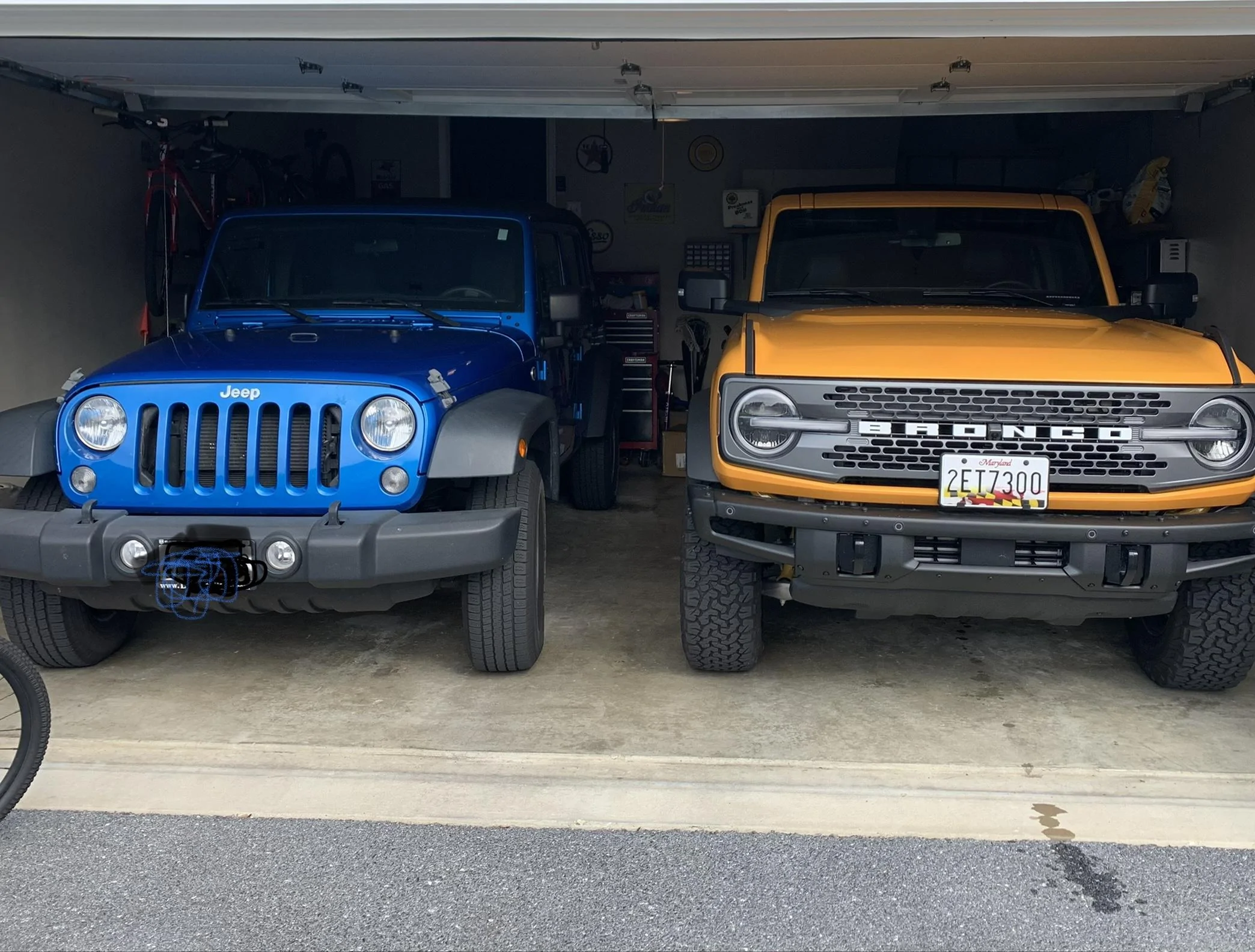 Ford Bronco Spotted: Bronco Raptor DWARFS Jeep Gladiator 0F27A0F7-26AE-4960-A644-63F94B1DC538
