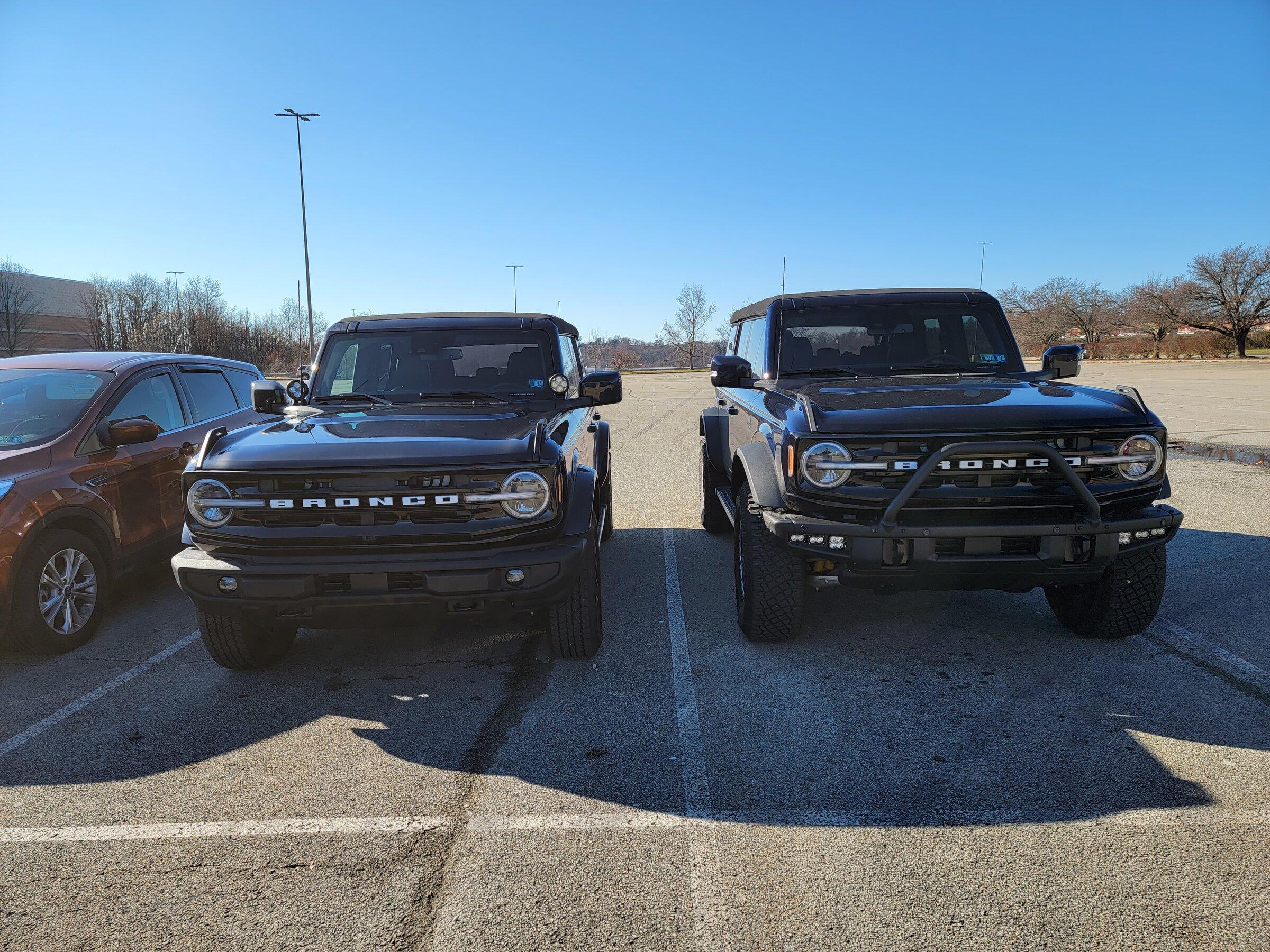Ford Bronco ANTIMATTER BLUE Bronco Club 20211212_105413