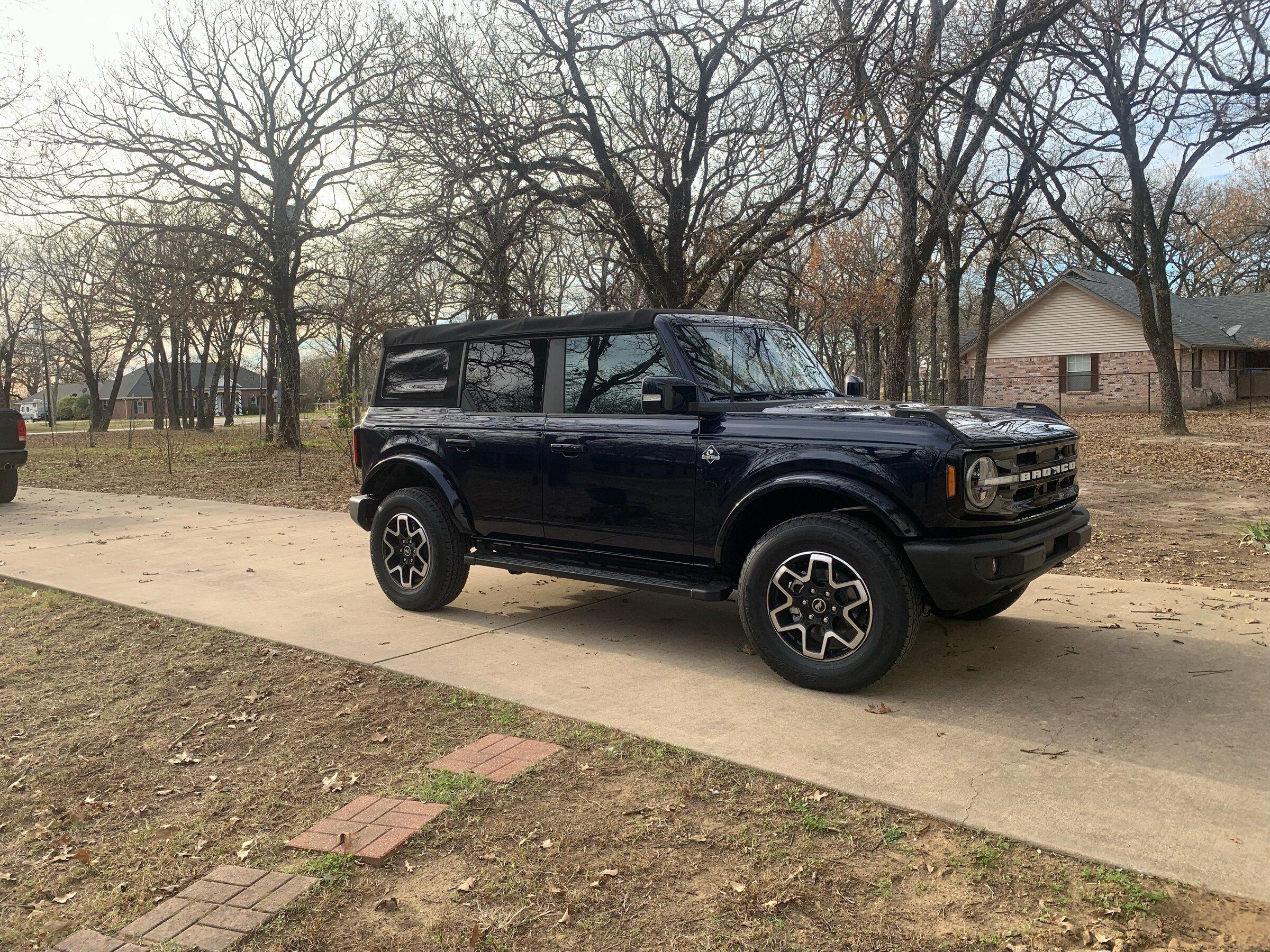 Ford Bronco ANTIMATTER BLUE Bronco Club IMG_4691.JPG