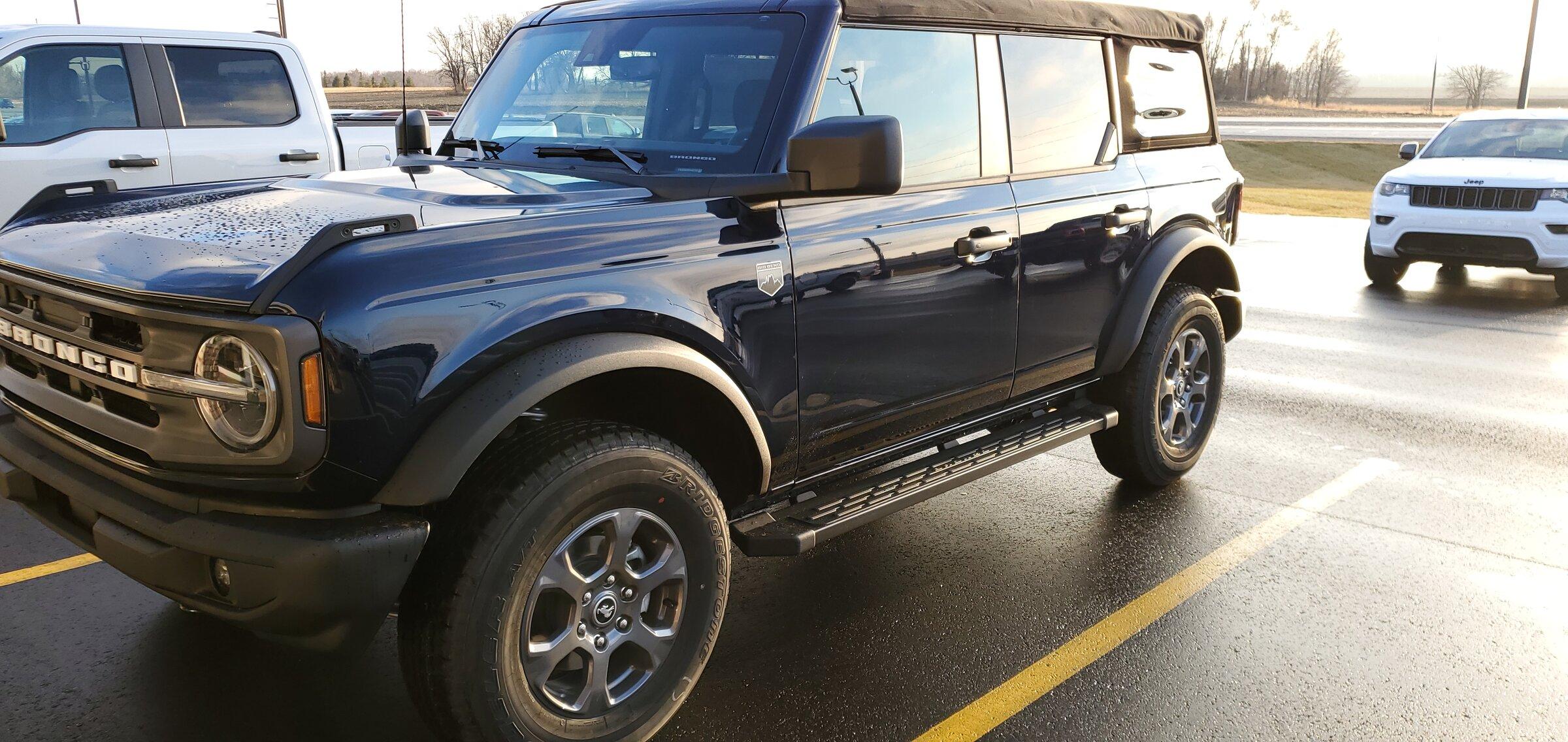 Ford Bronco ANTIMATTER BLUE Bronco Club 20211228_160429