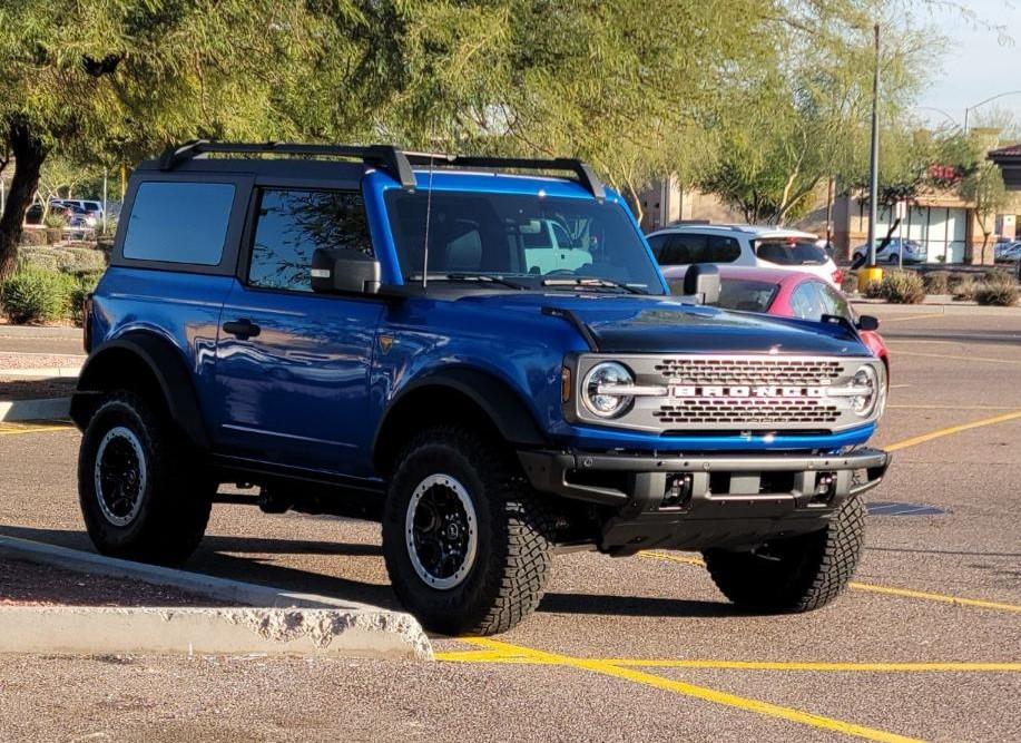 Ford Bronco VELOCITY BLUE Bronco Club 1640753416722