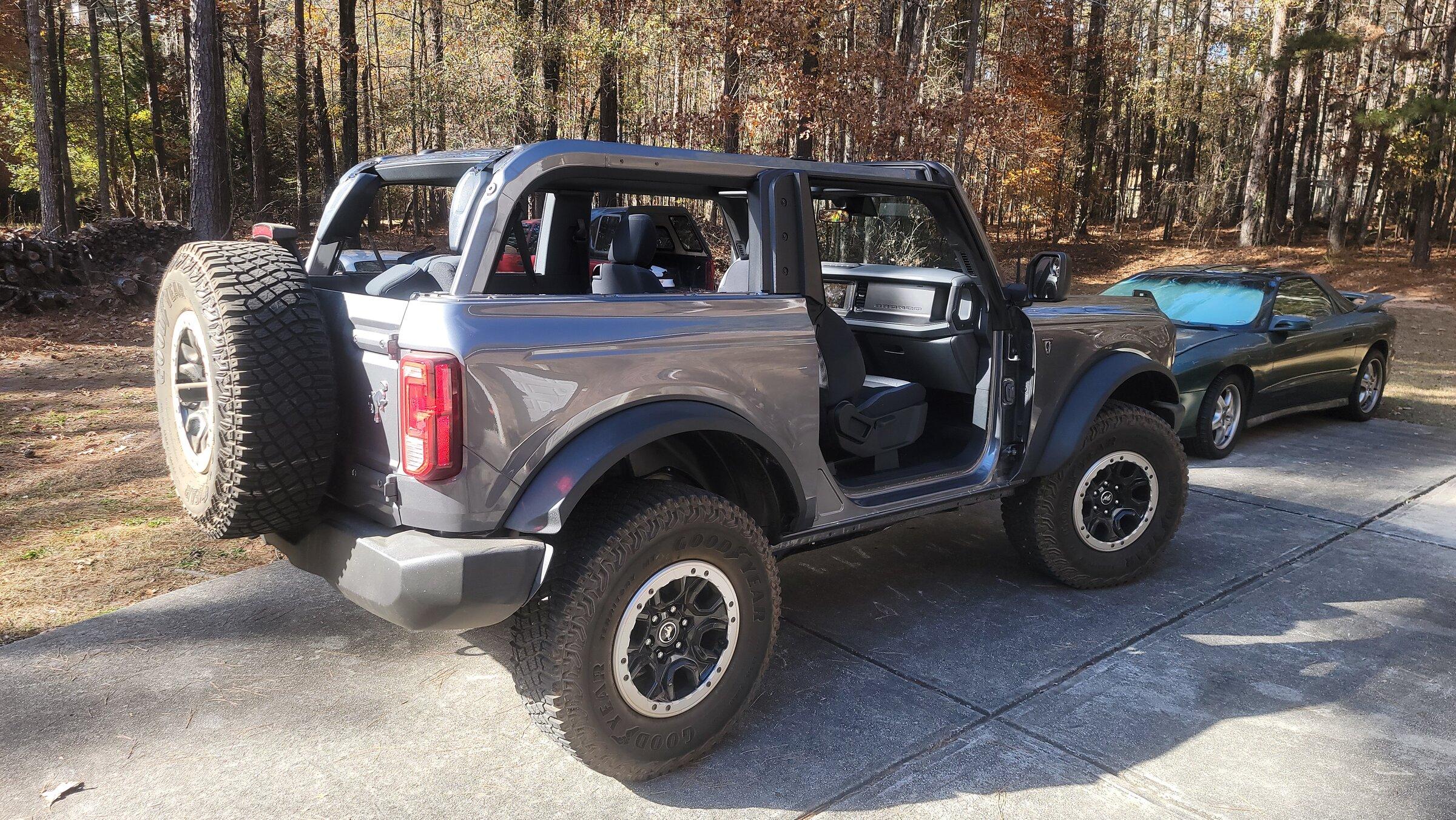 Ford Bronco CARBONIZED GRAY Bronco Club 20211201_133512