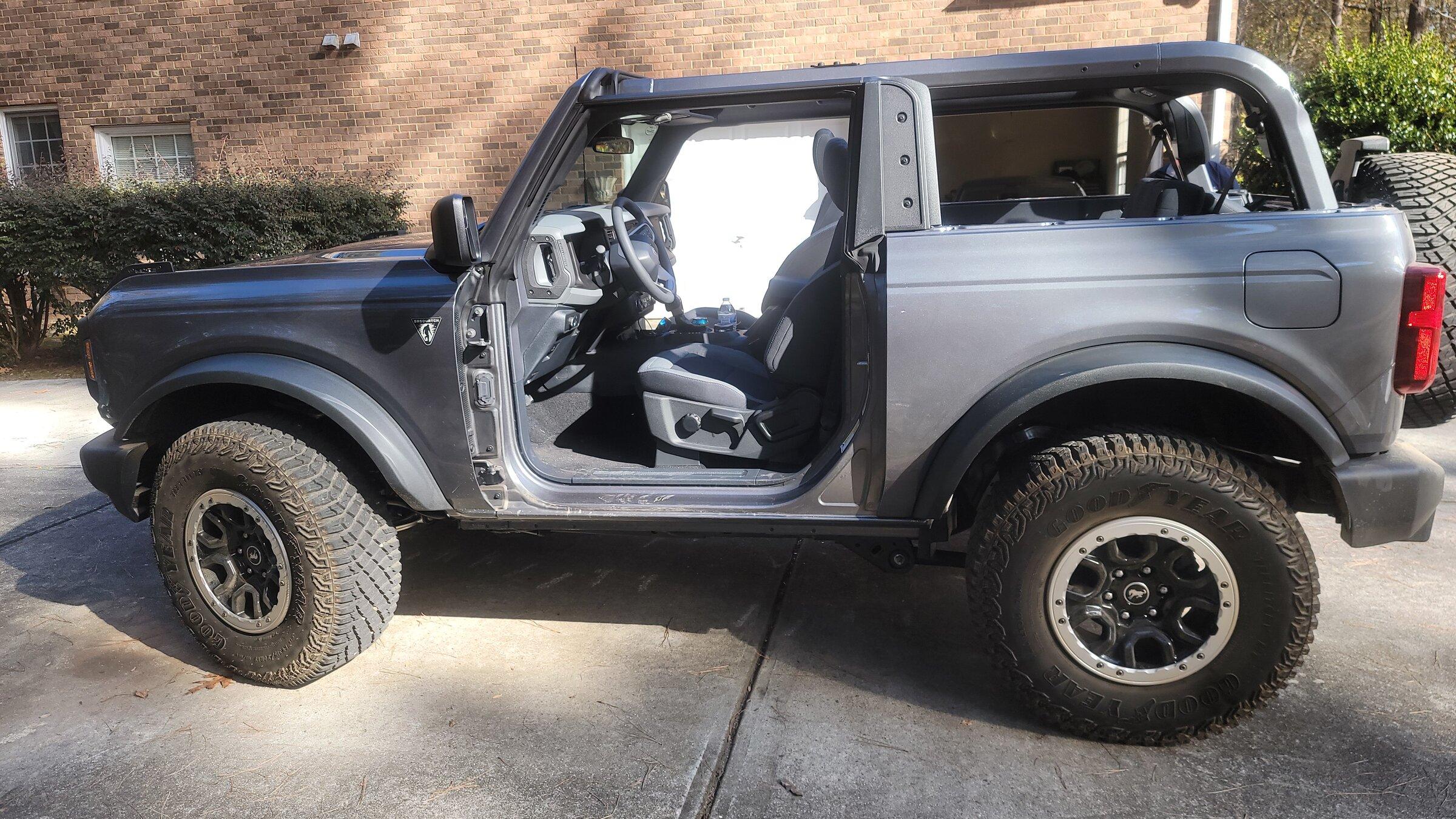 Ford Bronco CARBONIZED GRAY Bronco Club 20211201_133537