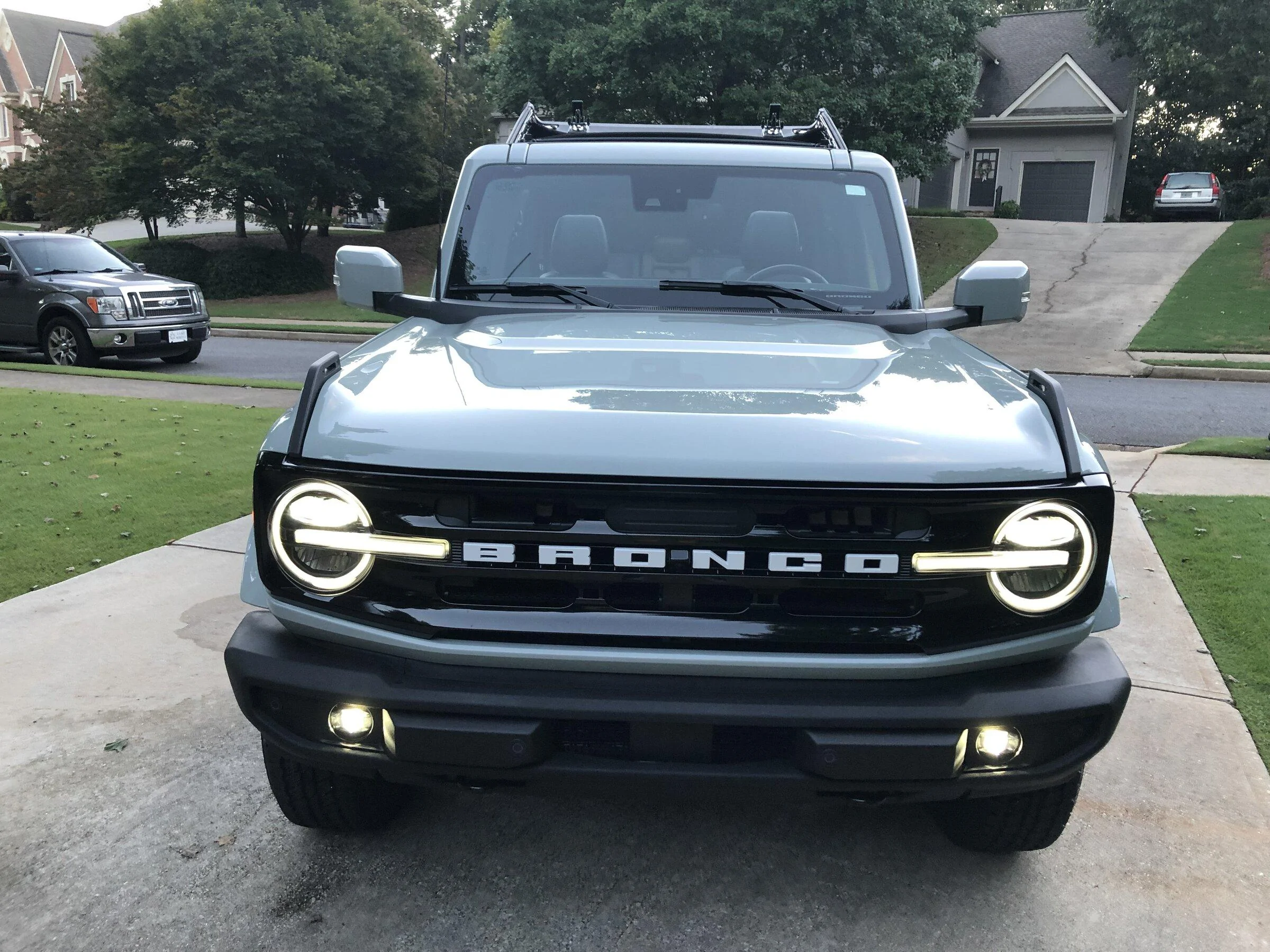 Ford Bronco CACTUS GRAY Bronco Club 3A63D9CF-651E-4BBA-8DBA-34A76EF95E2A