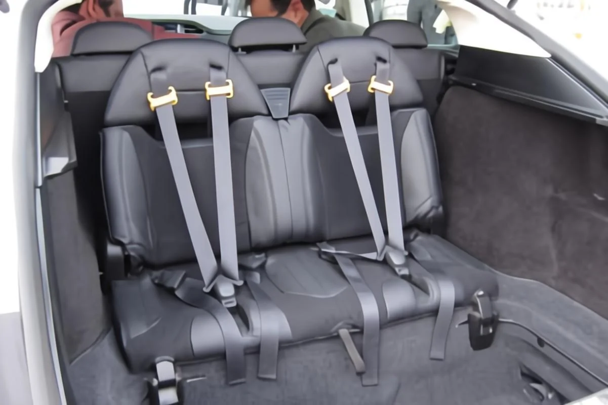 Ford Bronco Anyone install Jump Seat in cargo area? CkZw4dR