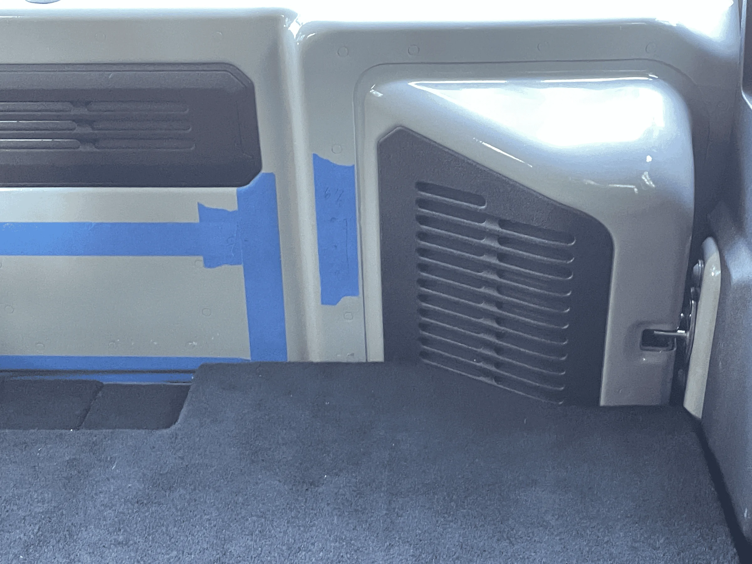 Ford Bronco 💤 Sleeping deck build in 4-door Bronco with photos, plans, and recommendations for a mattress and bedding setup. tempimagey5yteh-png