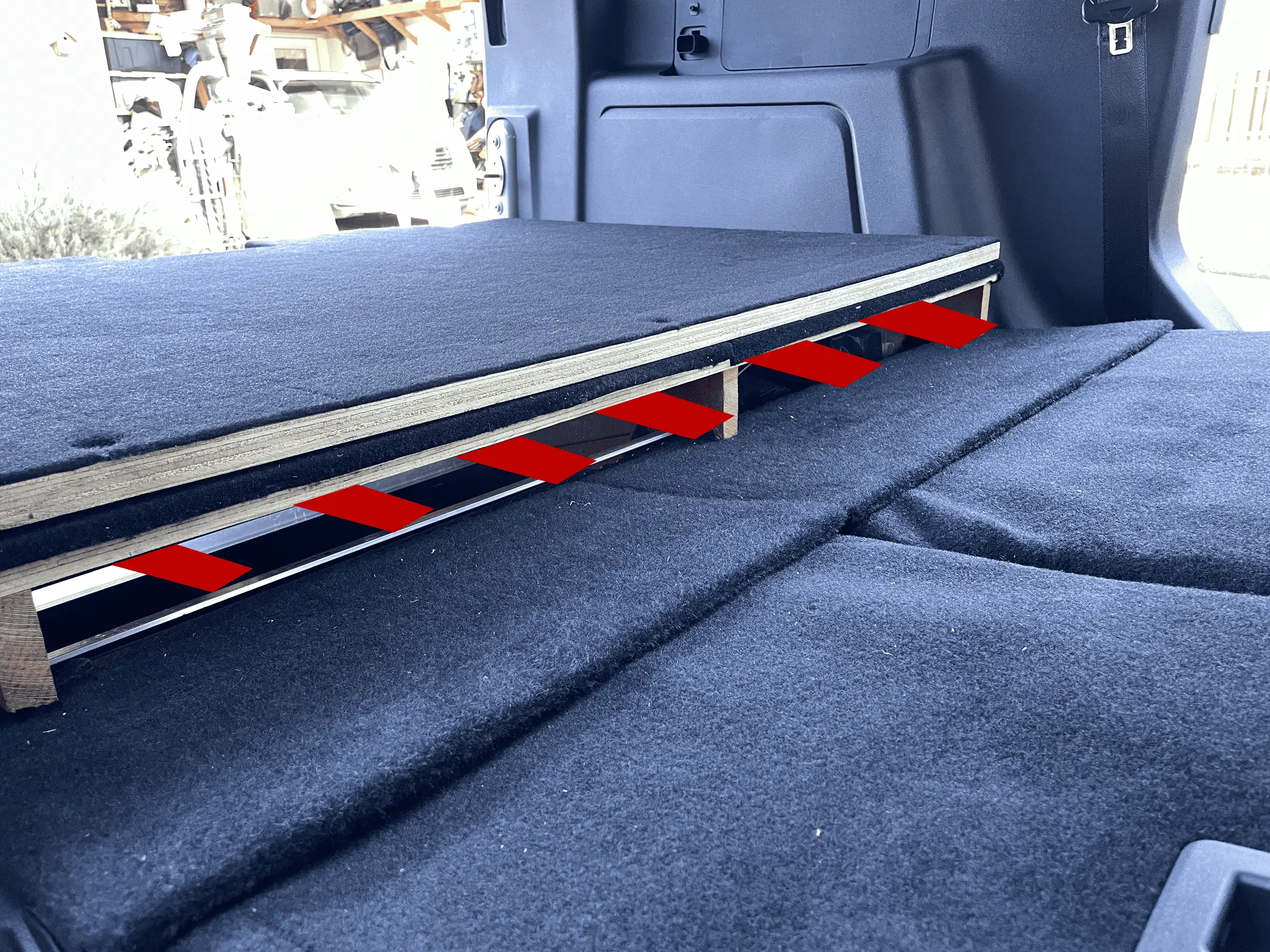 Ford Bronco 💤 Sleeping deck build in 4-door Bronco with photos, plans, and recommendations for a mattress and bedding setup. 1