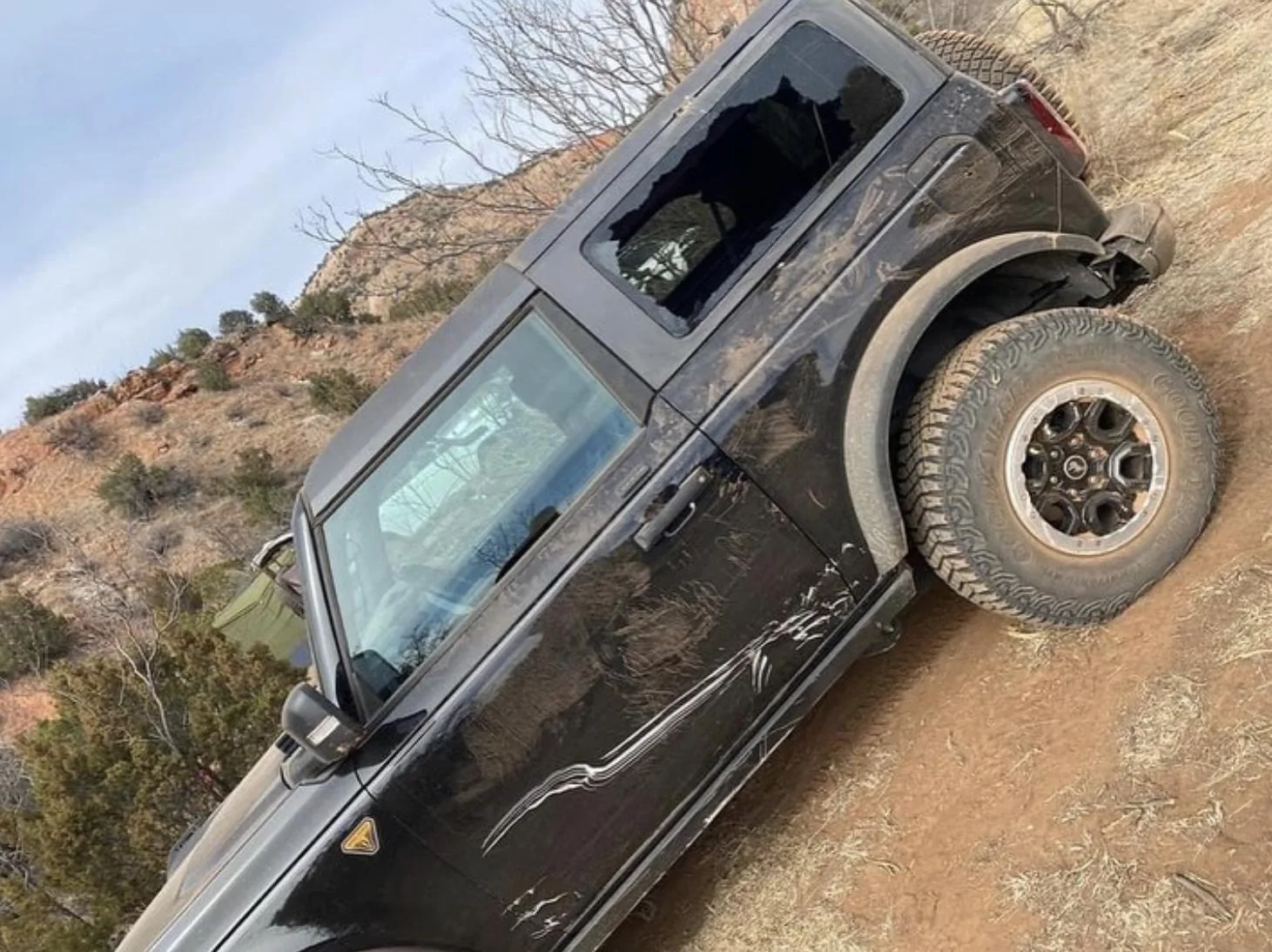 Ford Bronco Oh Sh!$  2 Door Bronco with custom glass hardtop rolls over on trail 6B98A513-25C4-4A3C-94F6-1534E4821588