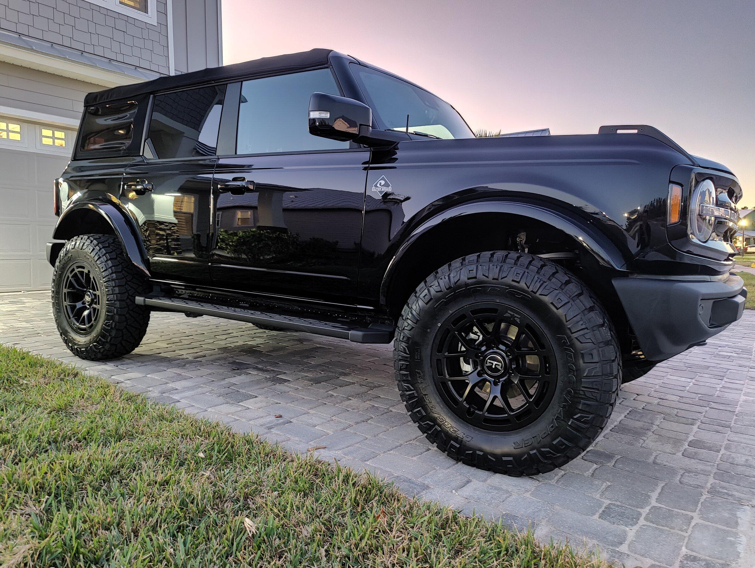 Ford Bronco SHADOW BLACK Bronco Club IMG_20220103_175959